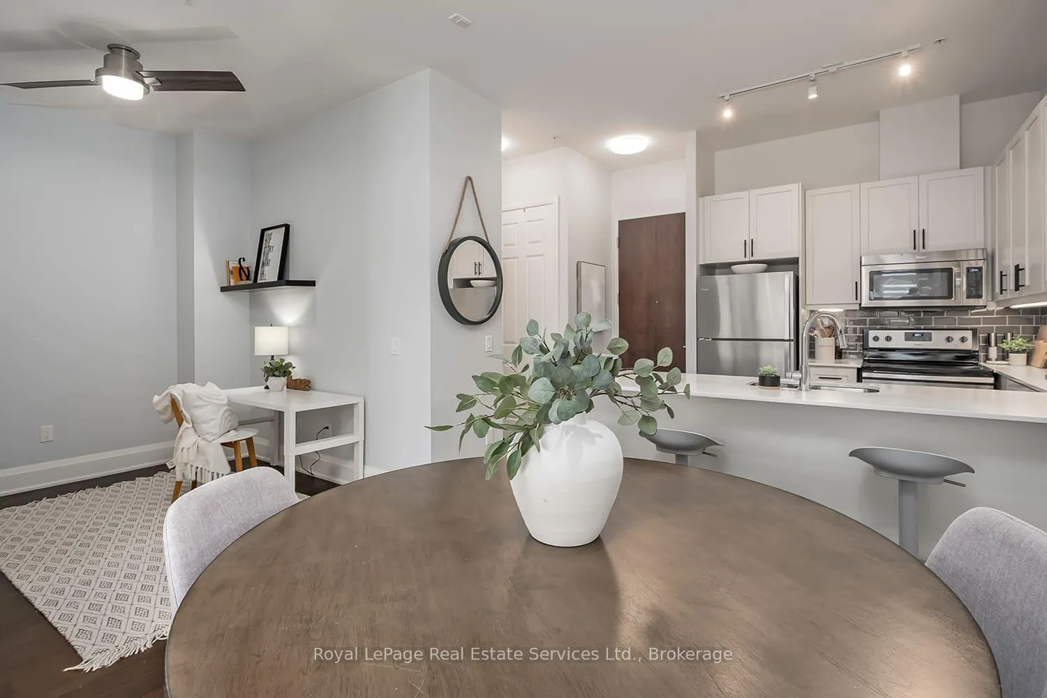 Photo 11 of Unit 121, 2480 Prince Michael Drive, Oakville, Joshua Creek — HOMEH