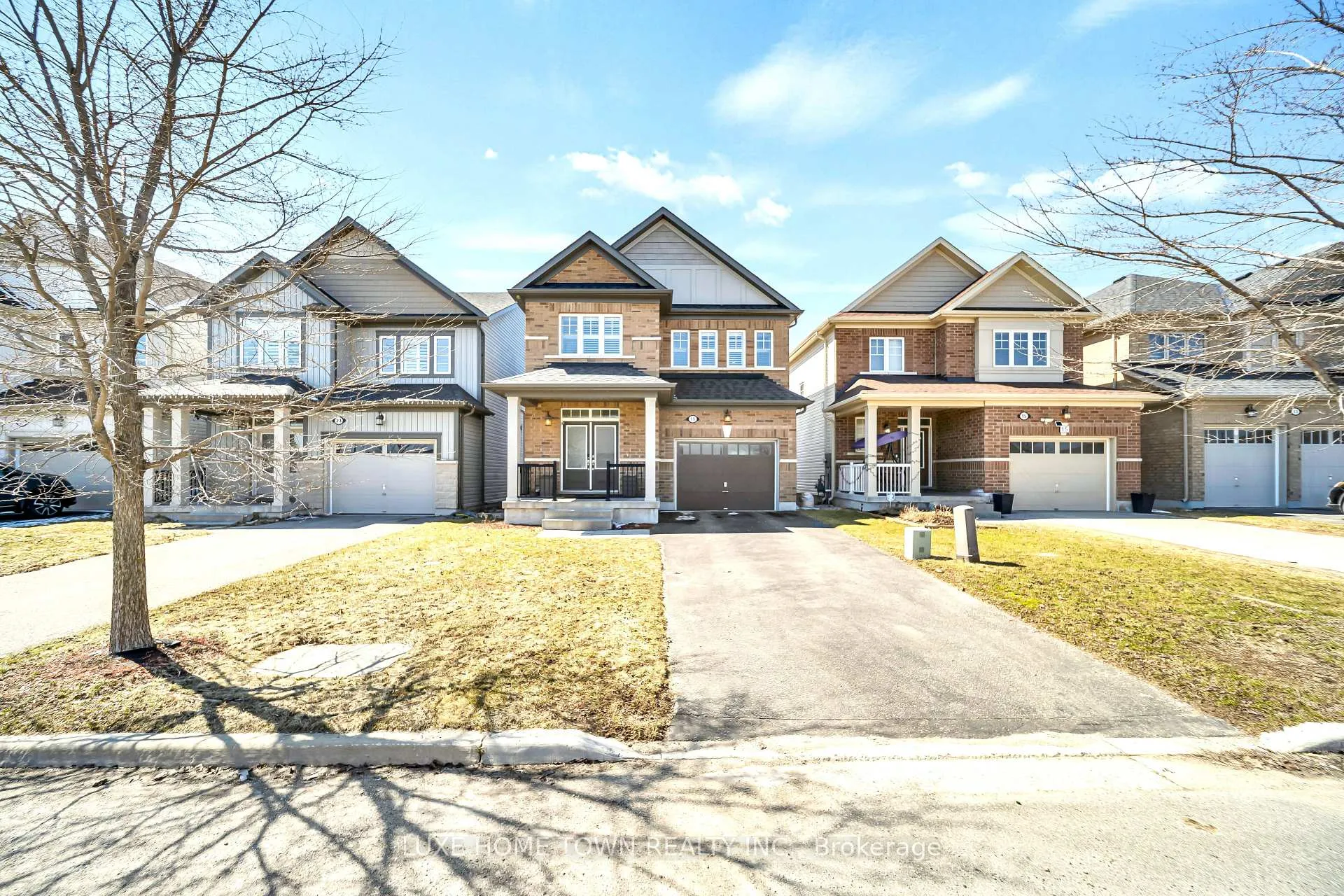 Photo 1 of 19 Findlay Way, Centre Wellington, Fergus — HOMEH