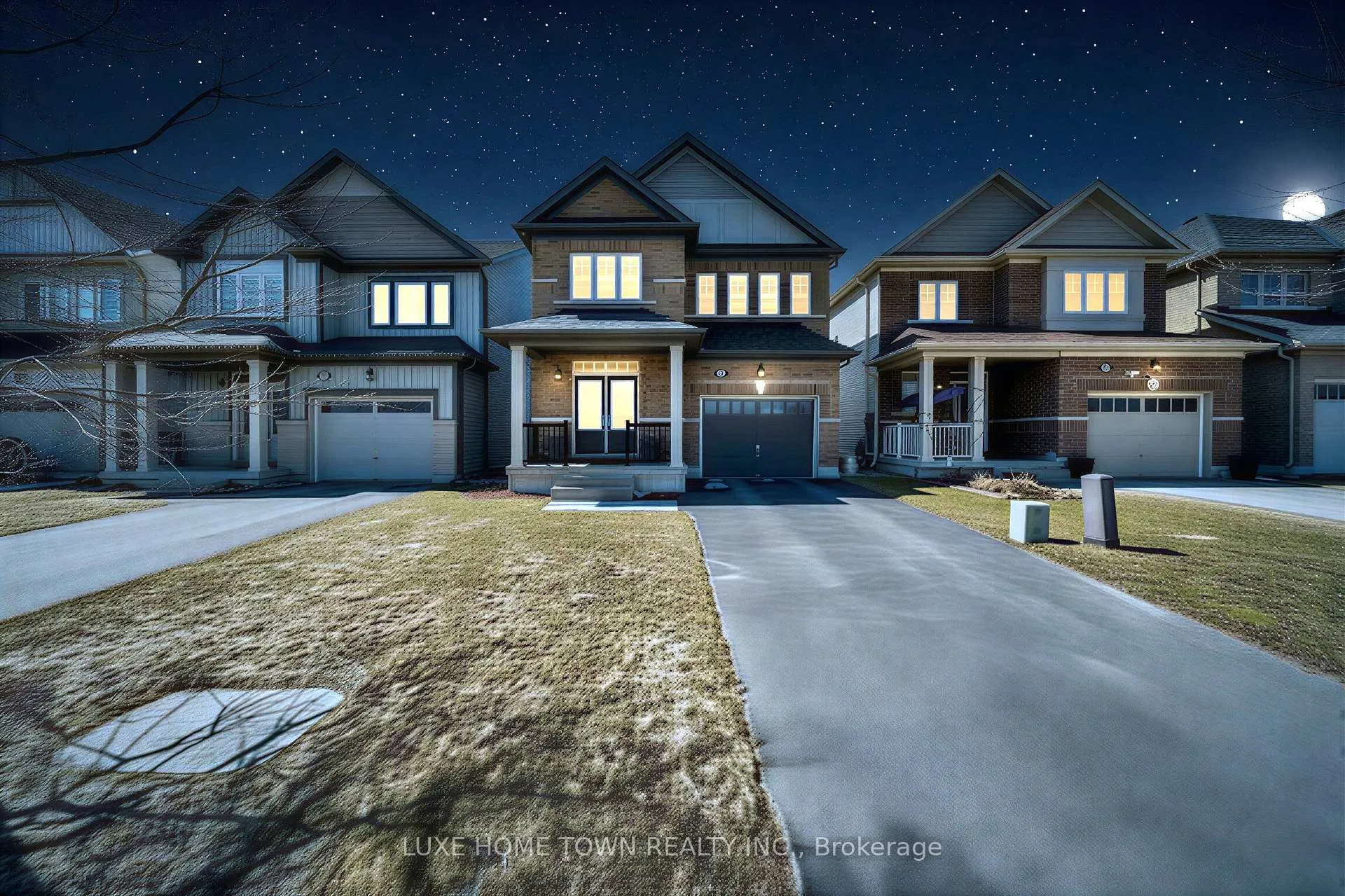 Photo 2 of 19 Findlay Way, Centre Wellington, Fergus — HOMEH