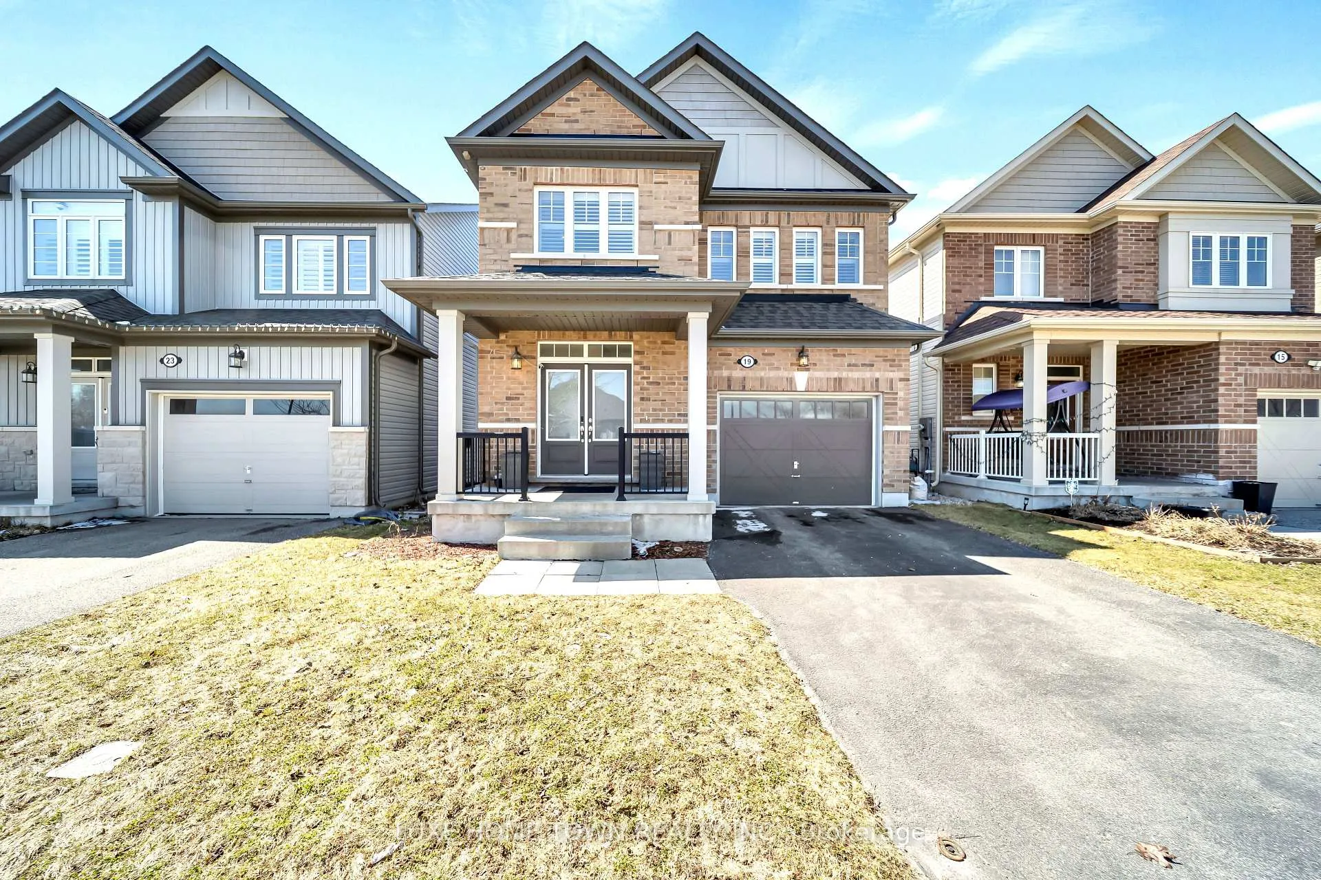 Photo 4 of 19 Findlay Way, Centre Wellington, Fergus — HOMEH