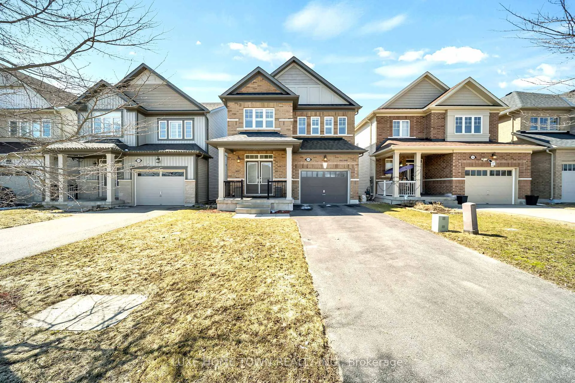 Photo 5 of 19 Findlay Way, Centre Wellington, Fergus — HOMEH