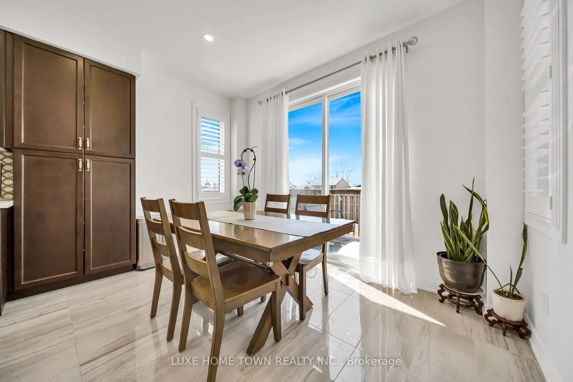 Photo 13 of 19 Findlay Way, Centre Wellington, Fergus — HOMEH