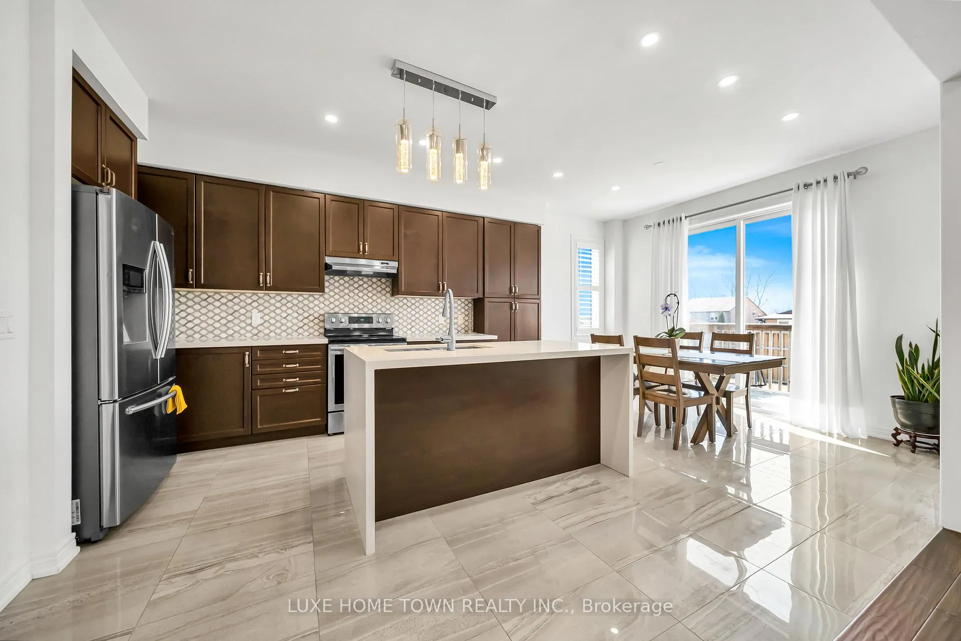 Photo 14 of 19 Findlay Way, Centre Wellington, Fergus — HOMEH