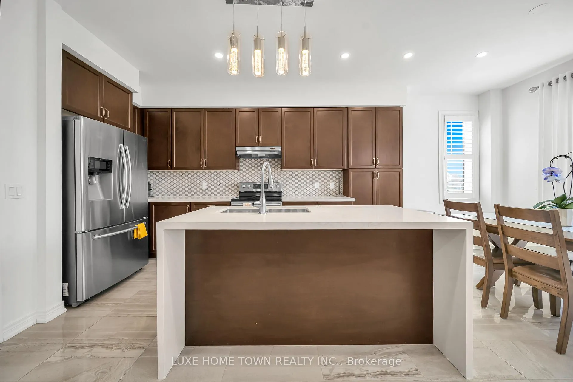 Photo 16 of 19 Findlay Way, Centre Wellington, Fergus — HOMEH