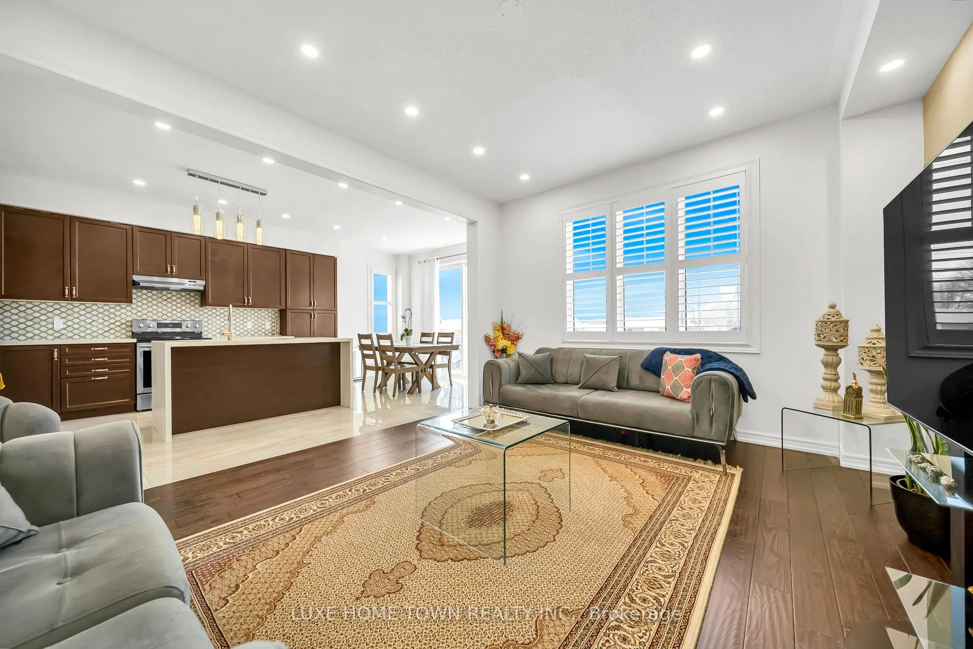 Photo 21 of 19 Findlay Way, Centre Wellington, Fergus — HOMEH