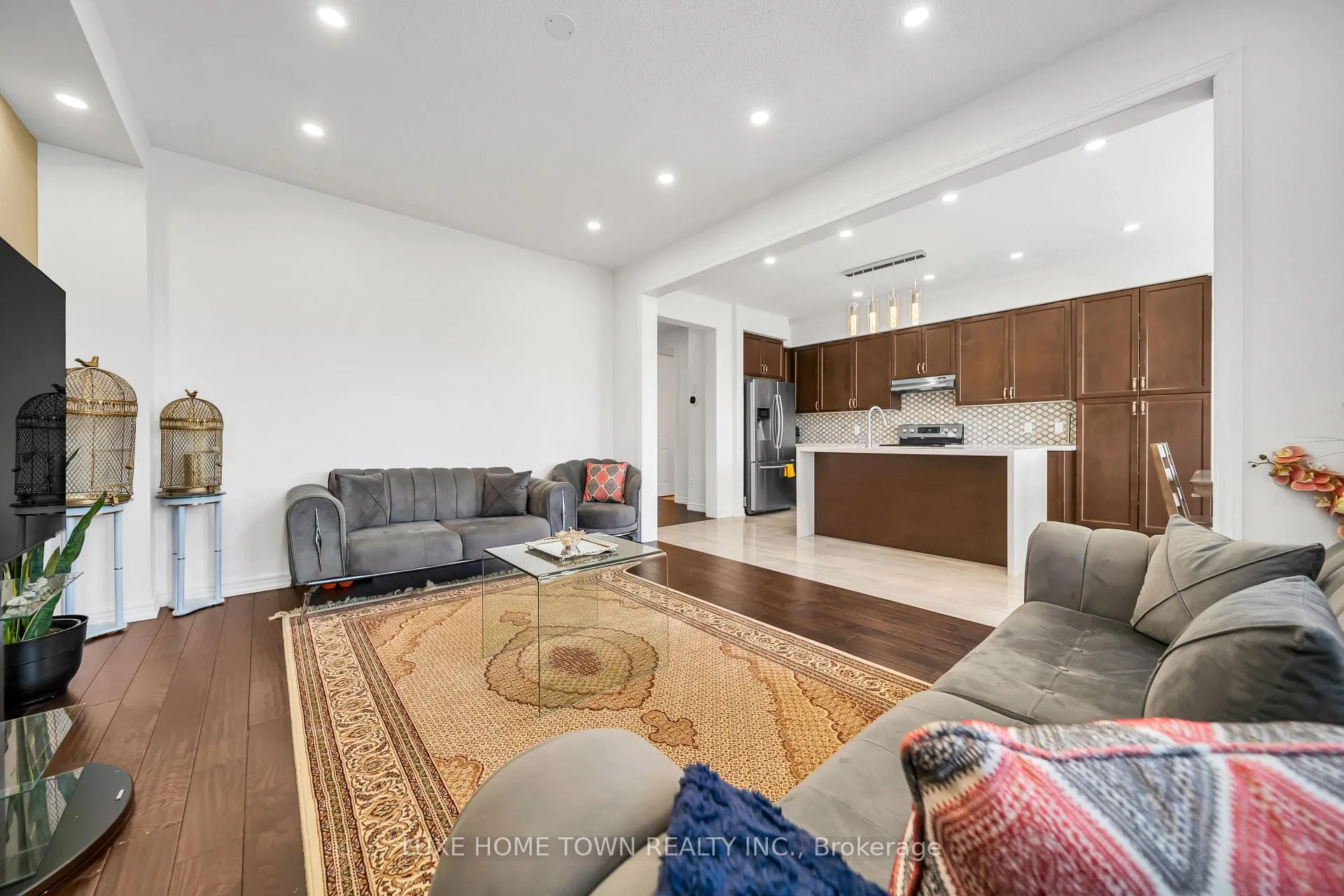 Photo 22 of 19 Findlay Way, Centre Wellington, Fergus — HOMEH
