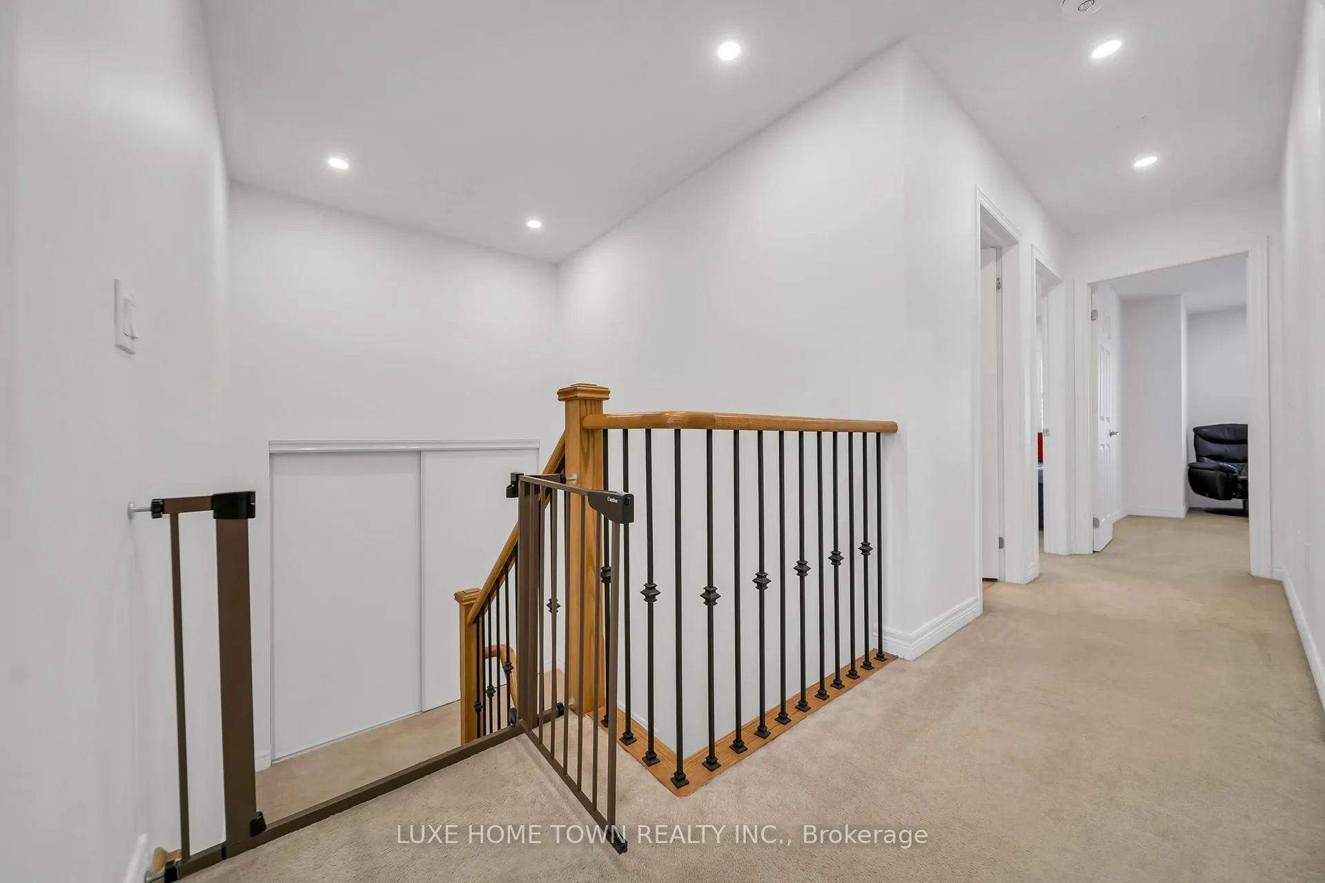Photo 23 of 19 Findlay Way, Centre Wellington, Fergus — HOMEH