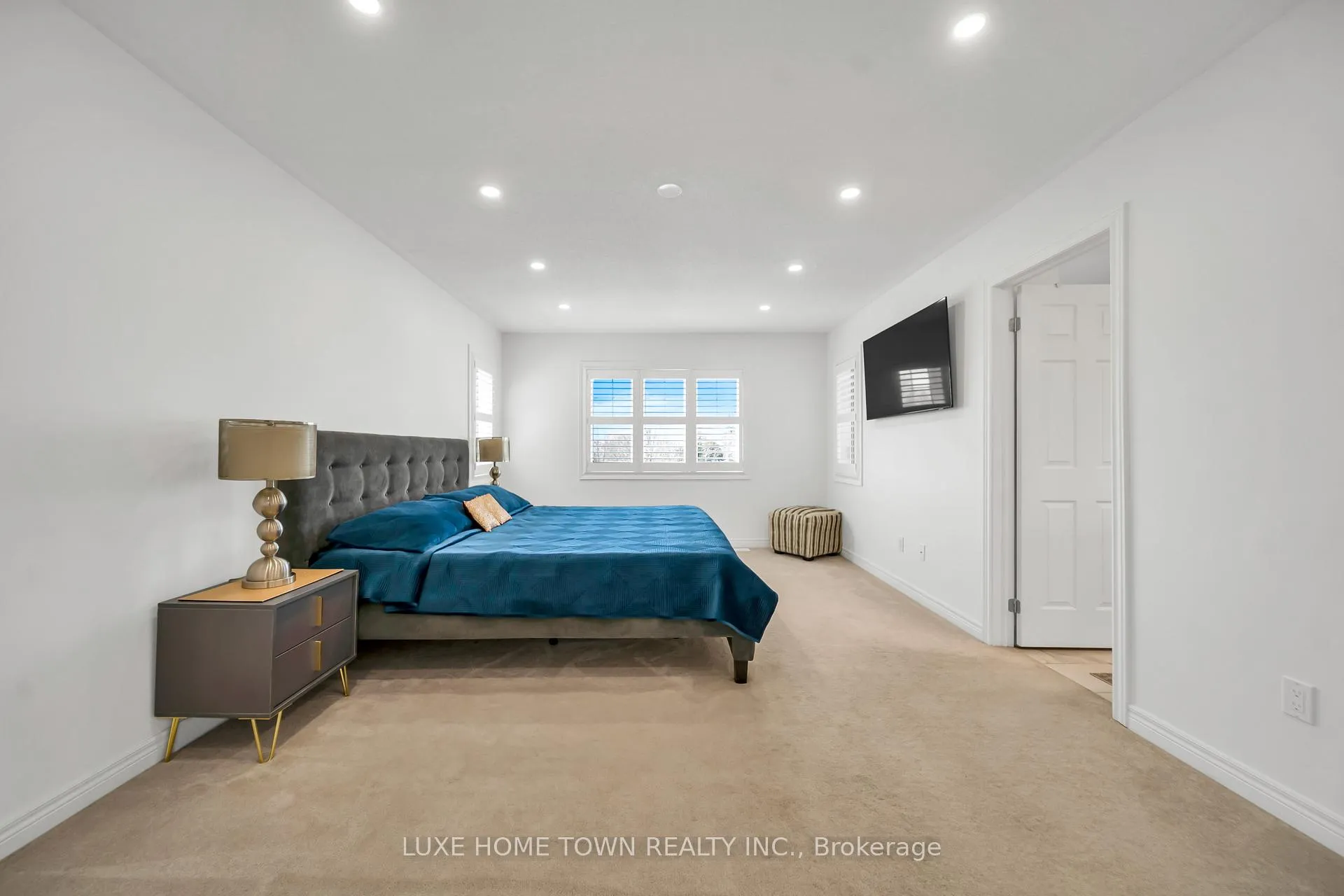 Photo 33 of 19 Findlay Way, Centre Wellington, Fergus — HOMEH
