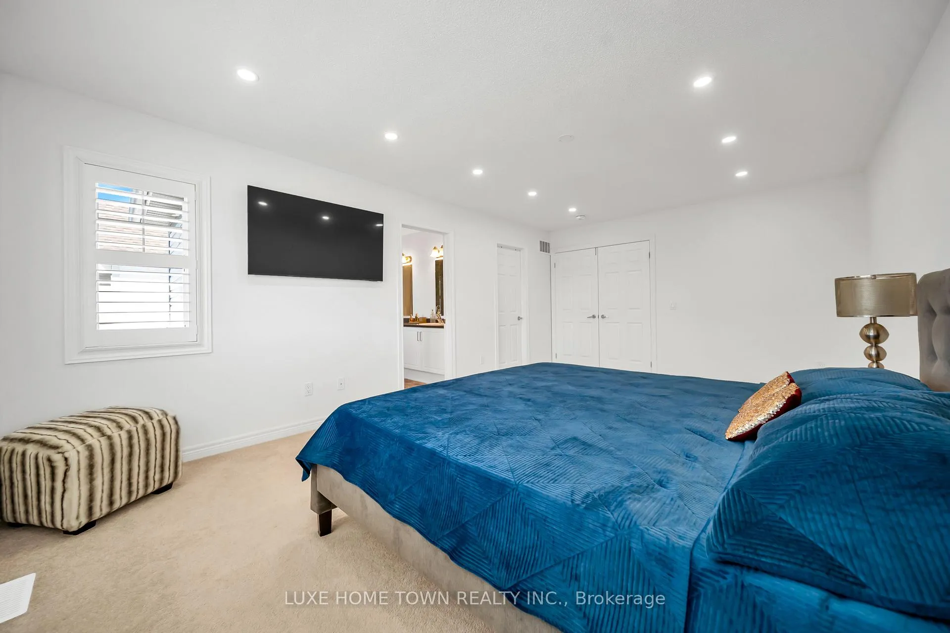 Photo 34 of 19 Findlay Way, Centre Wellington, Fergus — HOMEH