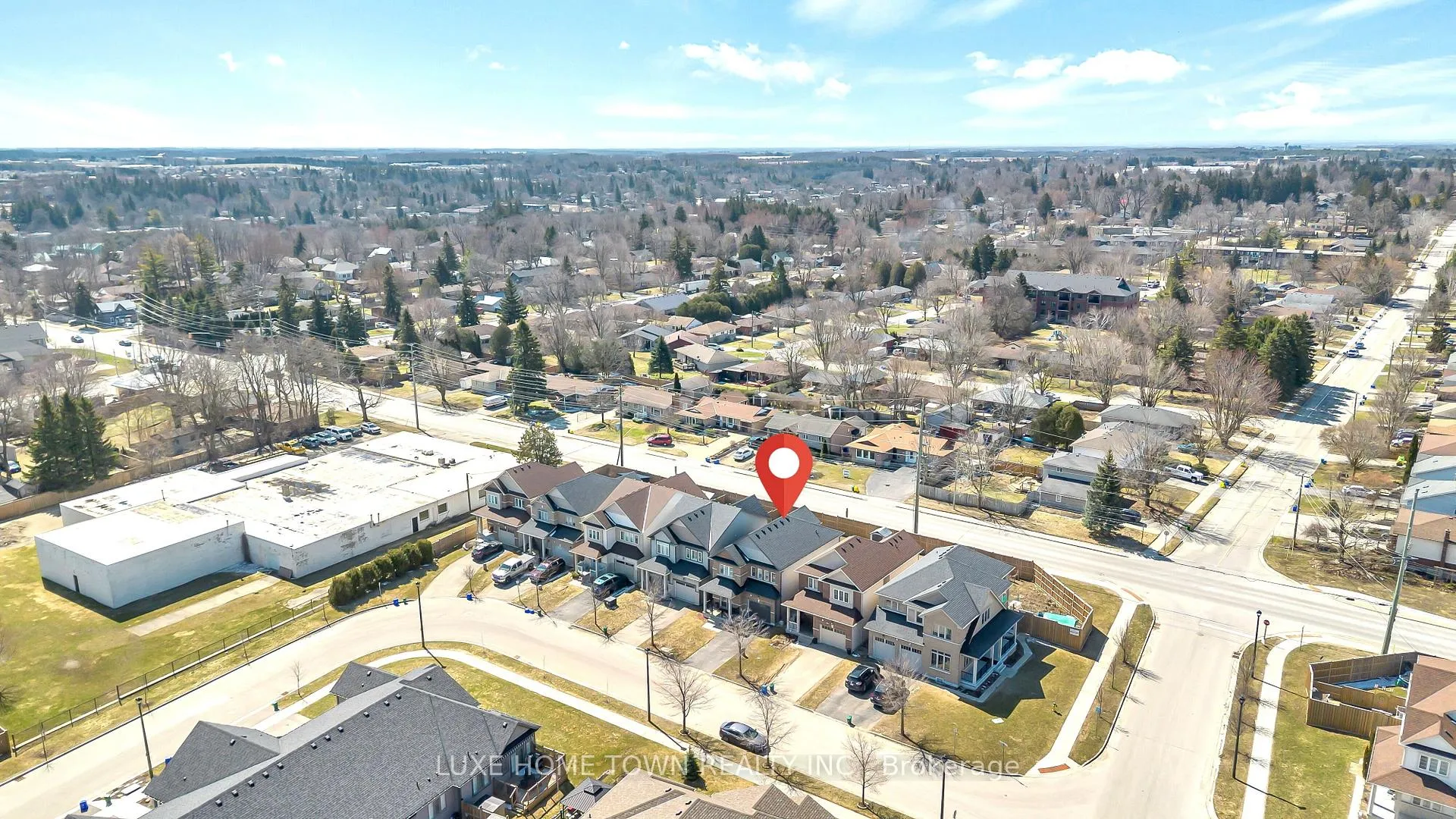 Photo 46 of 19 Findlay Way, Centre Wellington, Fergus — HOMEH