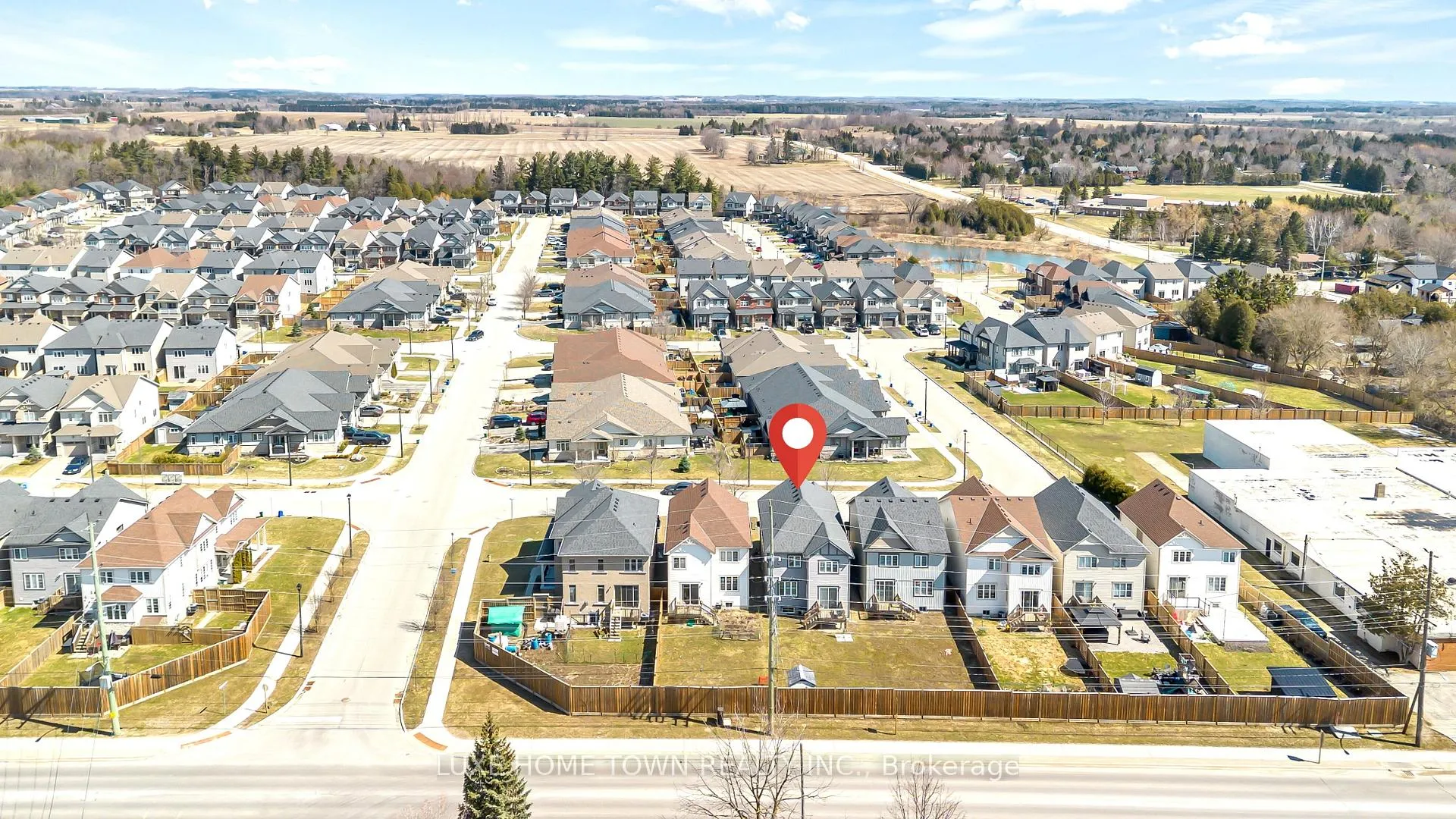 Photo 48 of 19 Findlay Way, Centre Wellington, Fergus — HOMEH