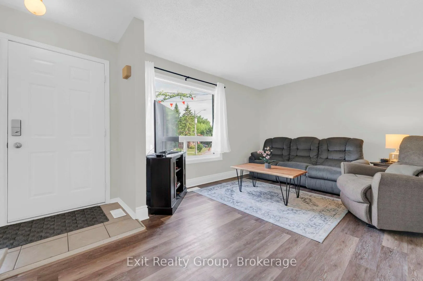 Photo 3 of 98 Octavia Street, Belleville, Belleville Ward — HOMEH