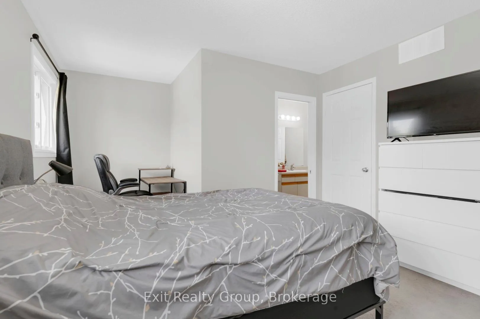 Photo 12 of 98 Octavia Street, Belleville, Belleville Ward — HOMEH