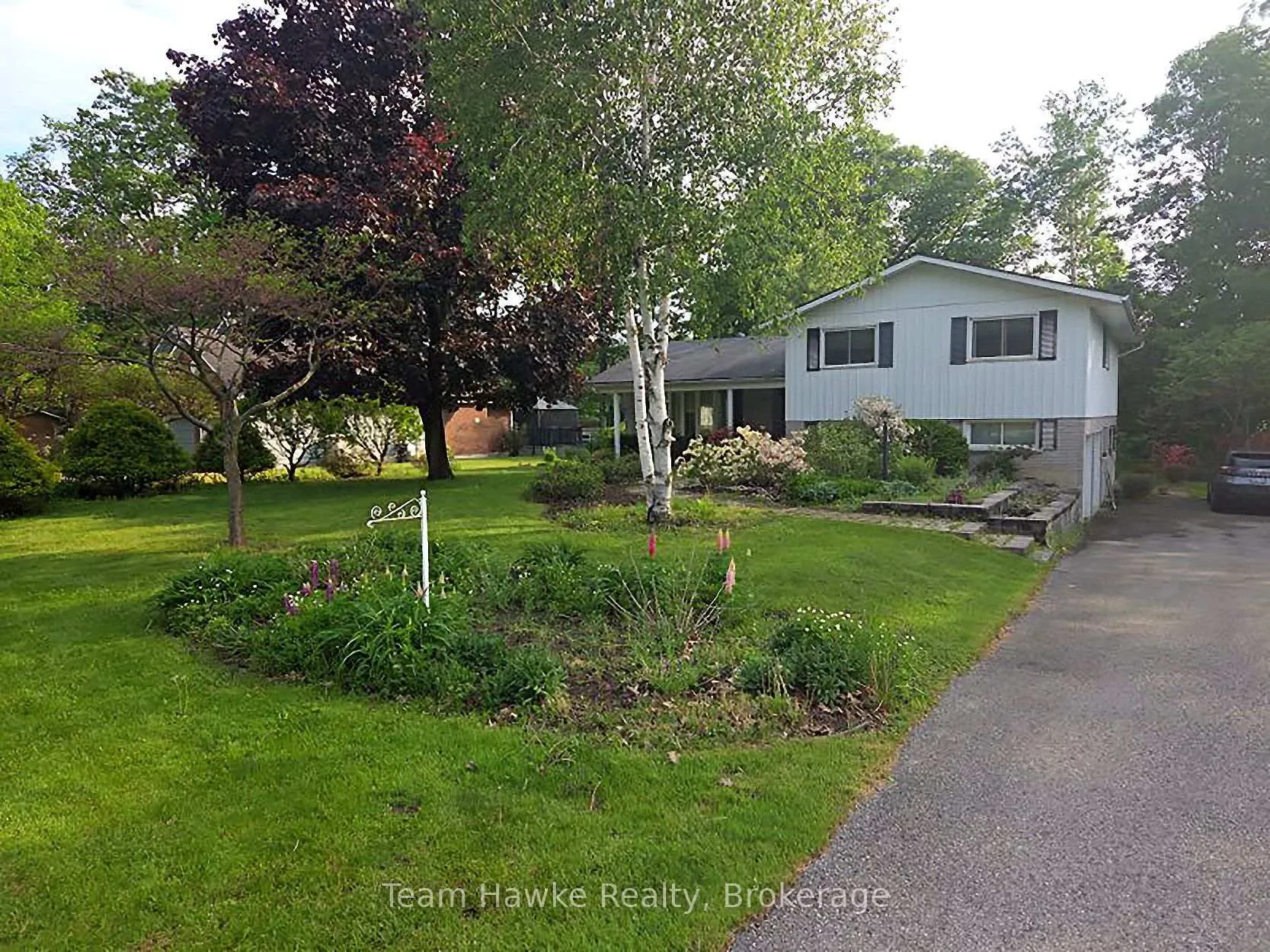 Photo of 321 Glenbrook Drive