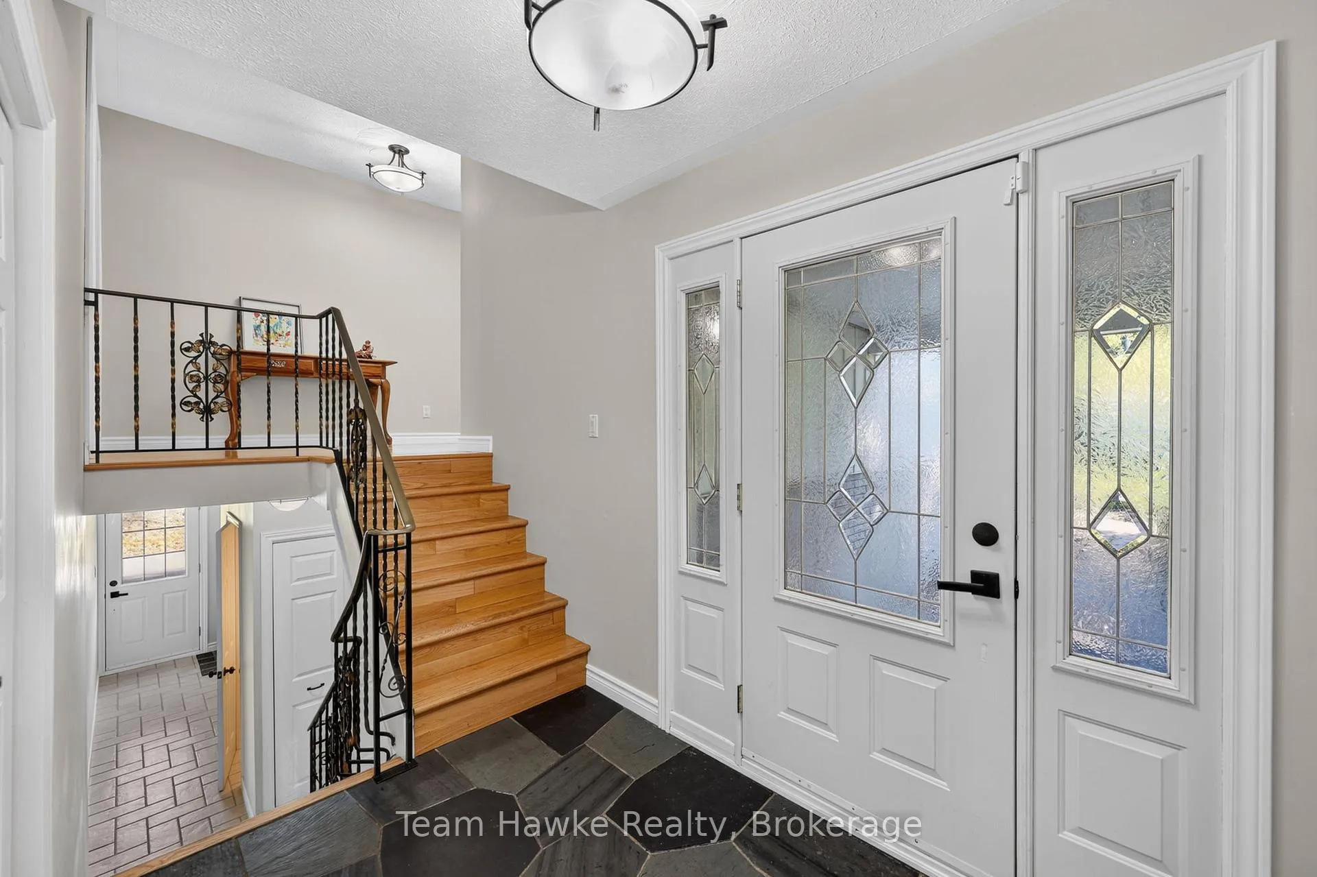 Photo 7 of 321 Glenbrook Drive, Midland — HOMEH