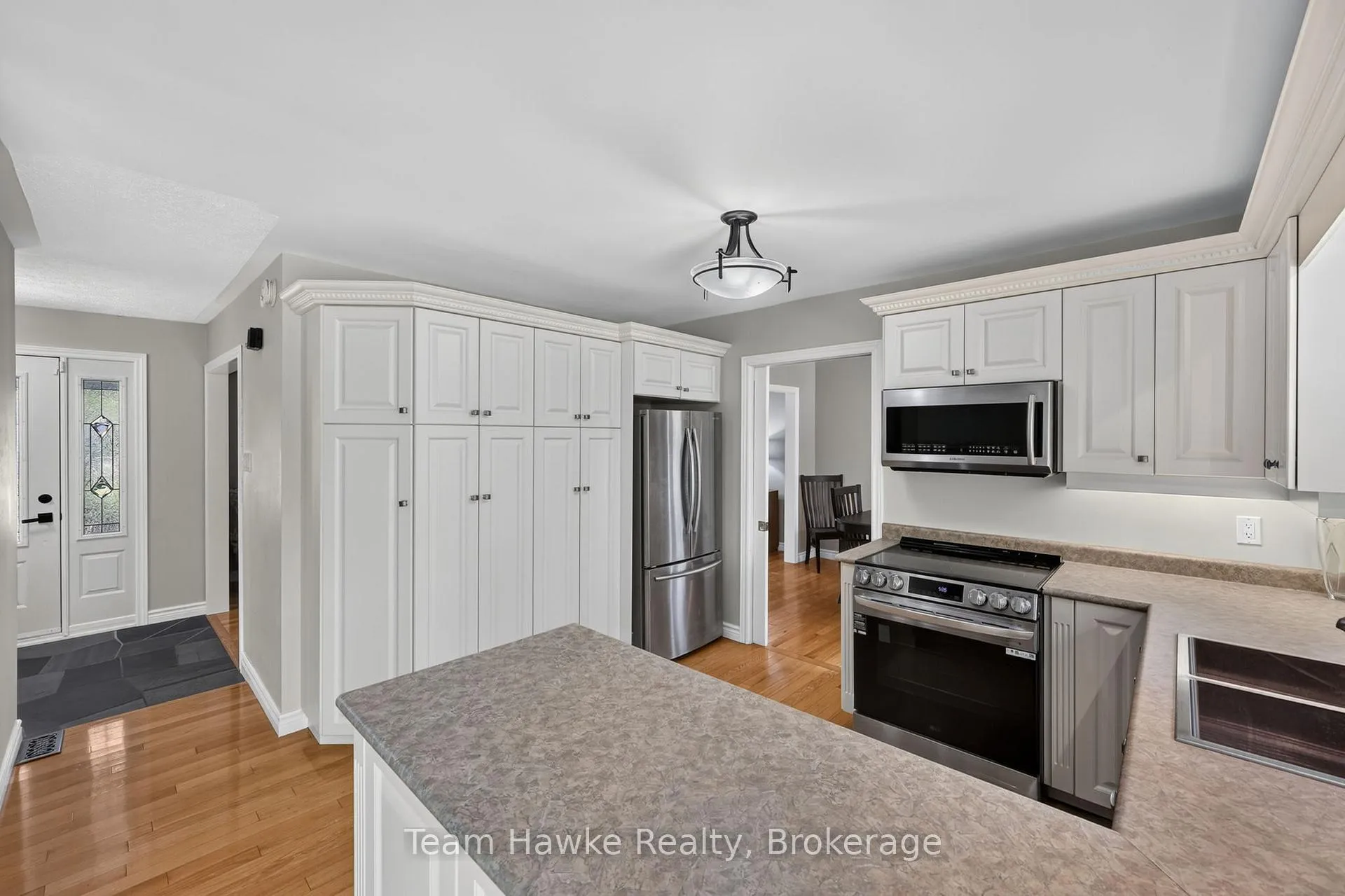Photo 15 of 321 Glenbrook Drive, Midland — HOMEH