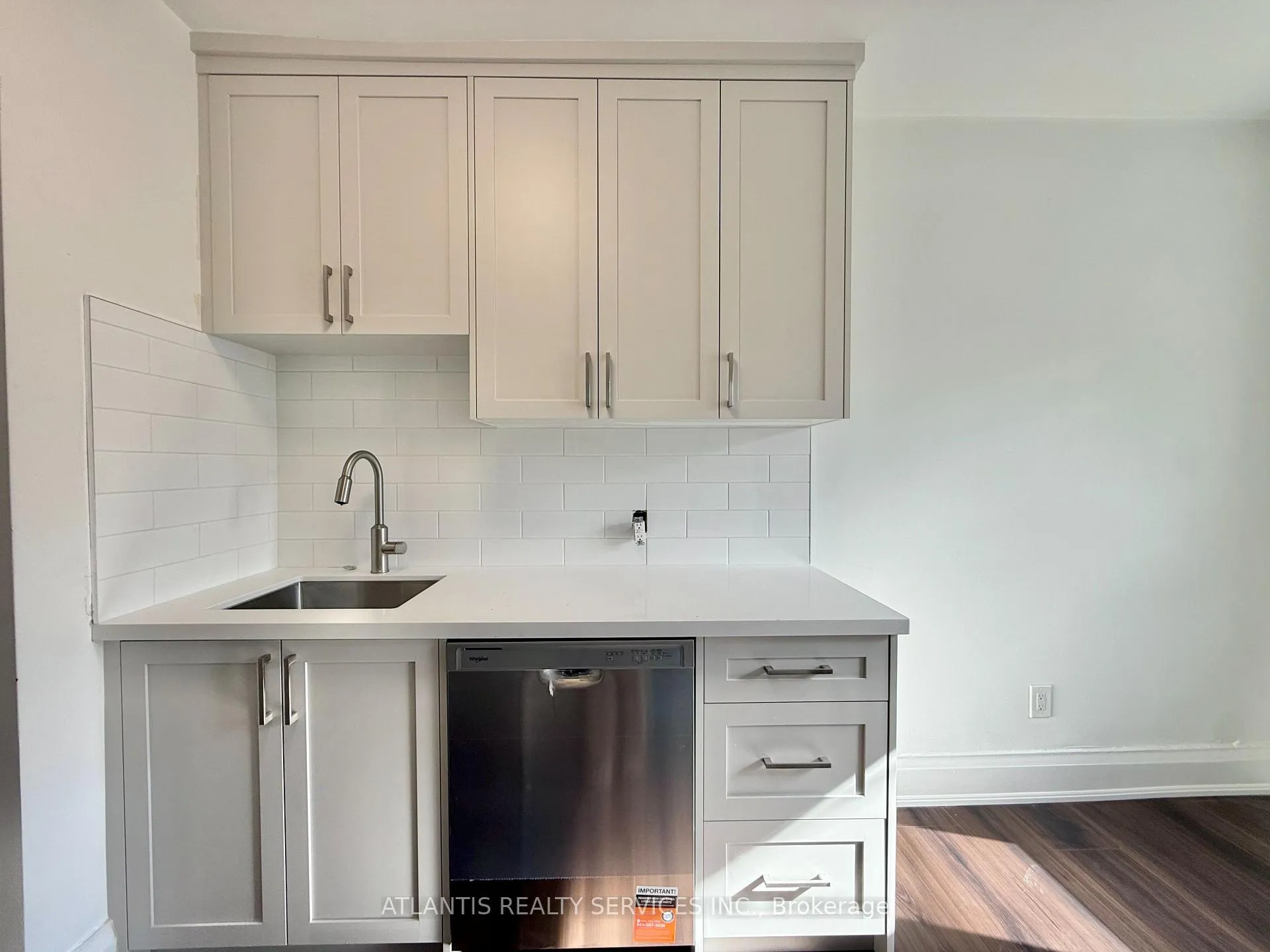 Photo 3 of Unit 201, 323 Lonsdale Road, Toronto, Forest Hill South — HOMEH