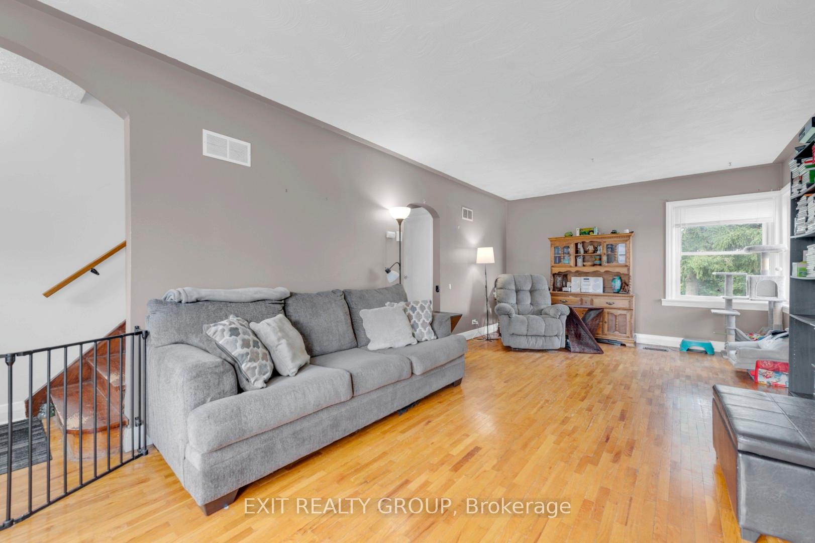 Photo 2 of 76 Lemoine Street, Belleville, Belleville Ward — HOMEH