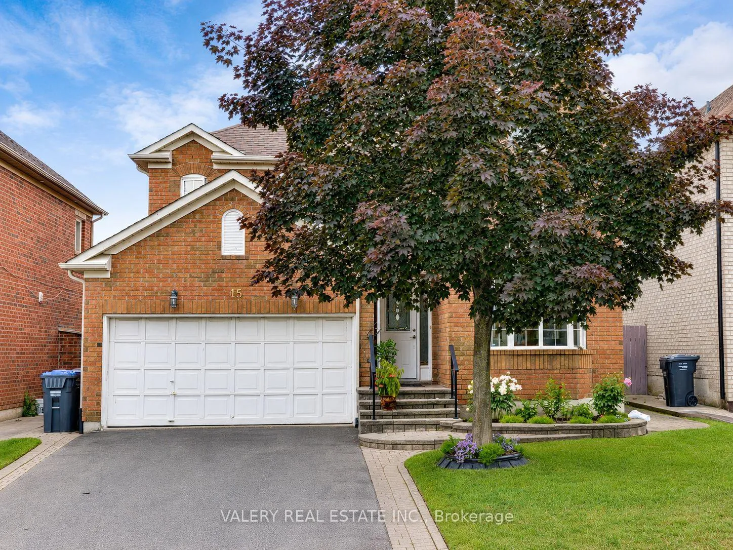 Photo 2 of 15 Silktop Trail, Brampton, Sandringham-Wellington — HOMEH