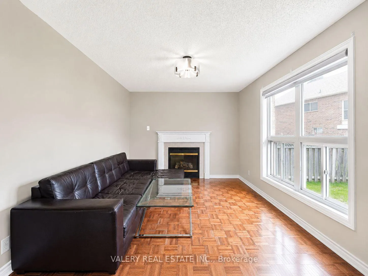 Photo 5 of 15 Silktop Trail, Brampton, Sandringham-Wellington — HOMEH