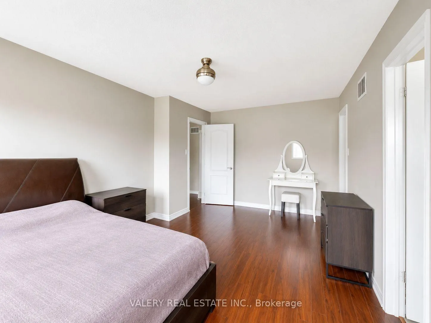 Photo 12 of 15 Silktop Trail, Brampton, Sandringham-Wellington — HOMEH
