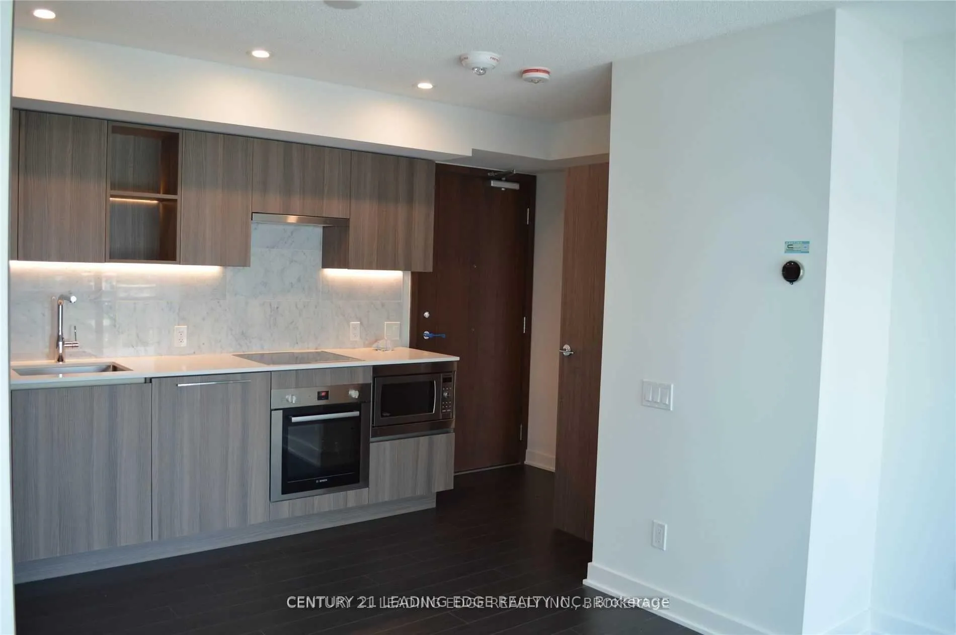 Photo 4 of Unit 905, 19 Bathurst Street, Toronto, Waterfront Communities — HOMEH