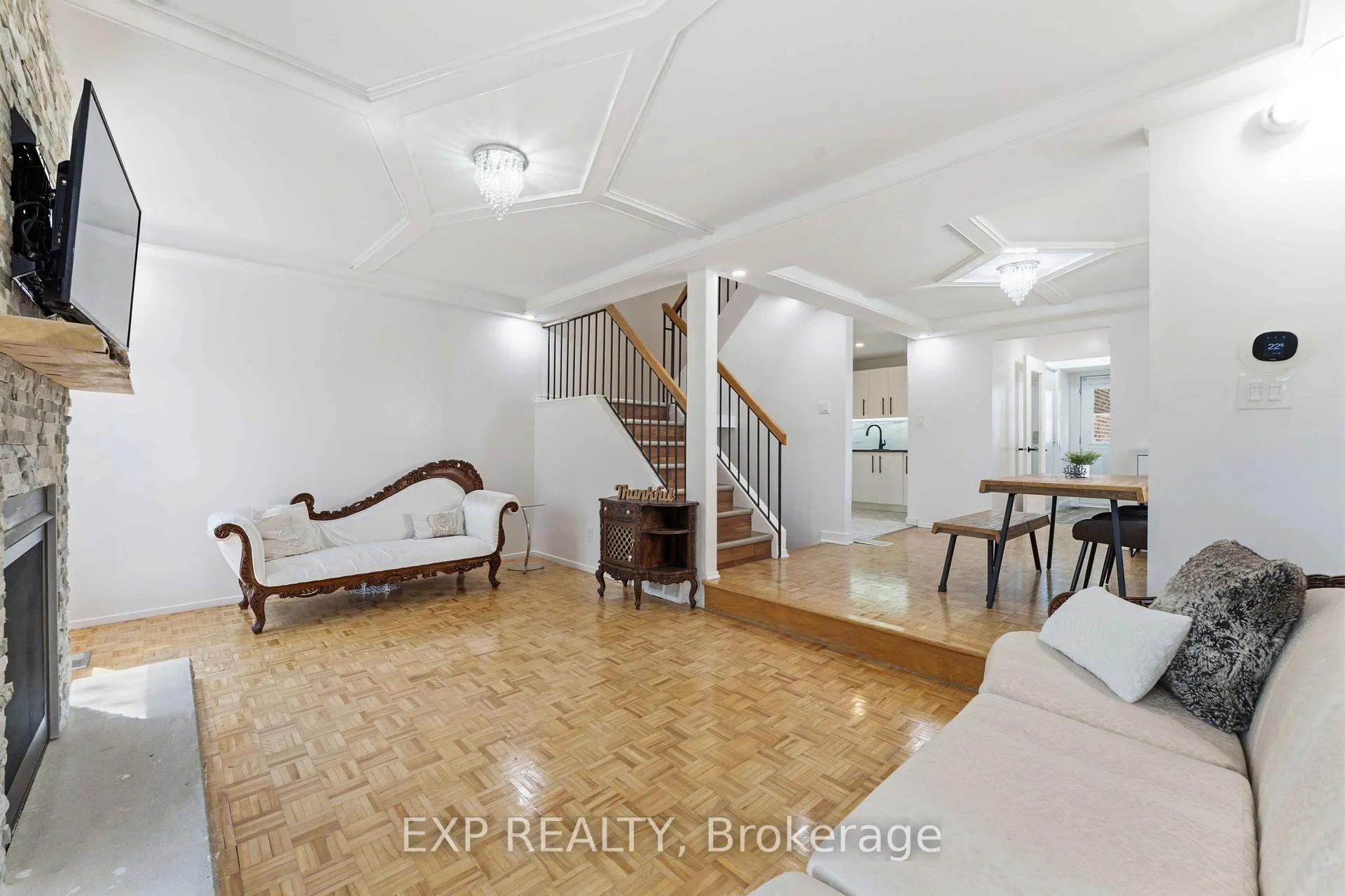 Photo 5 of Unit D, 146 Valley Stream Drive, Ottawa, Leslie Park — HOMEH