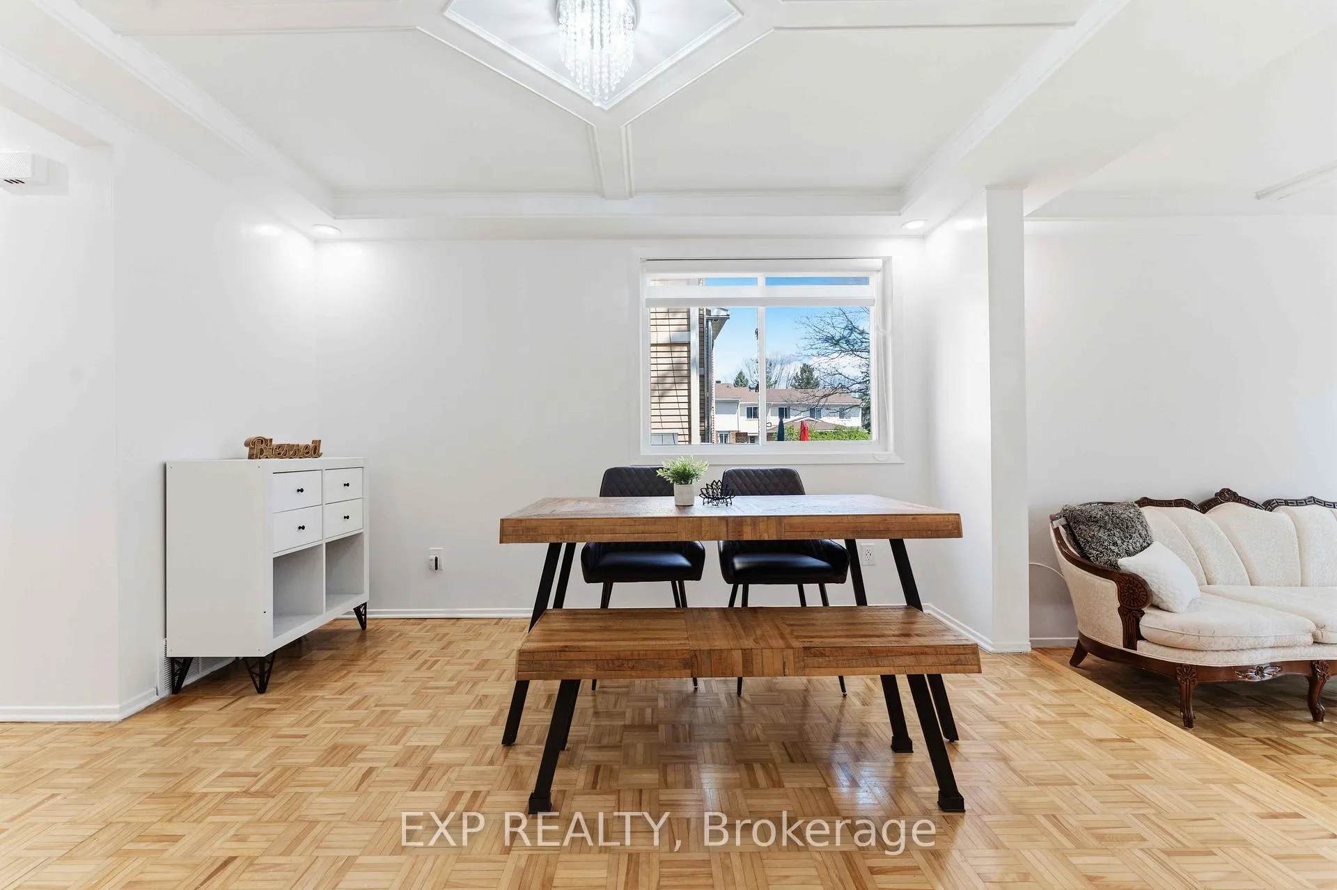 Photo 8 of Unit D, 146 Valley Stream Drive, Ottawa, Leslie Park — HOMEH