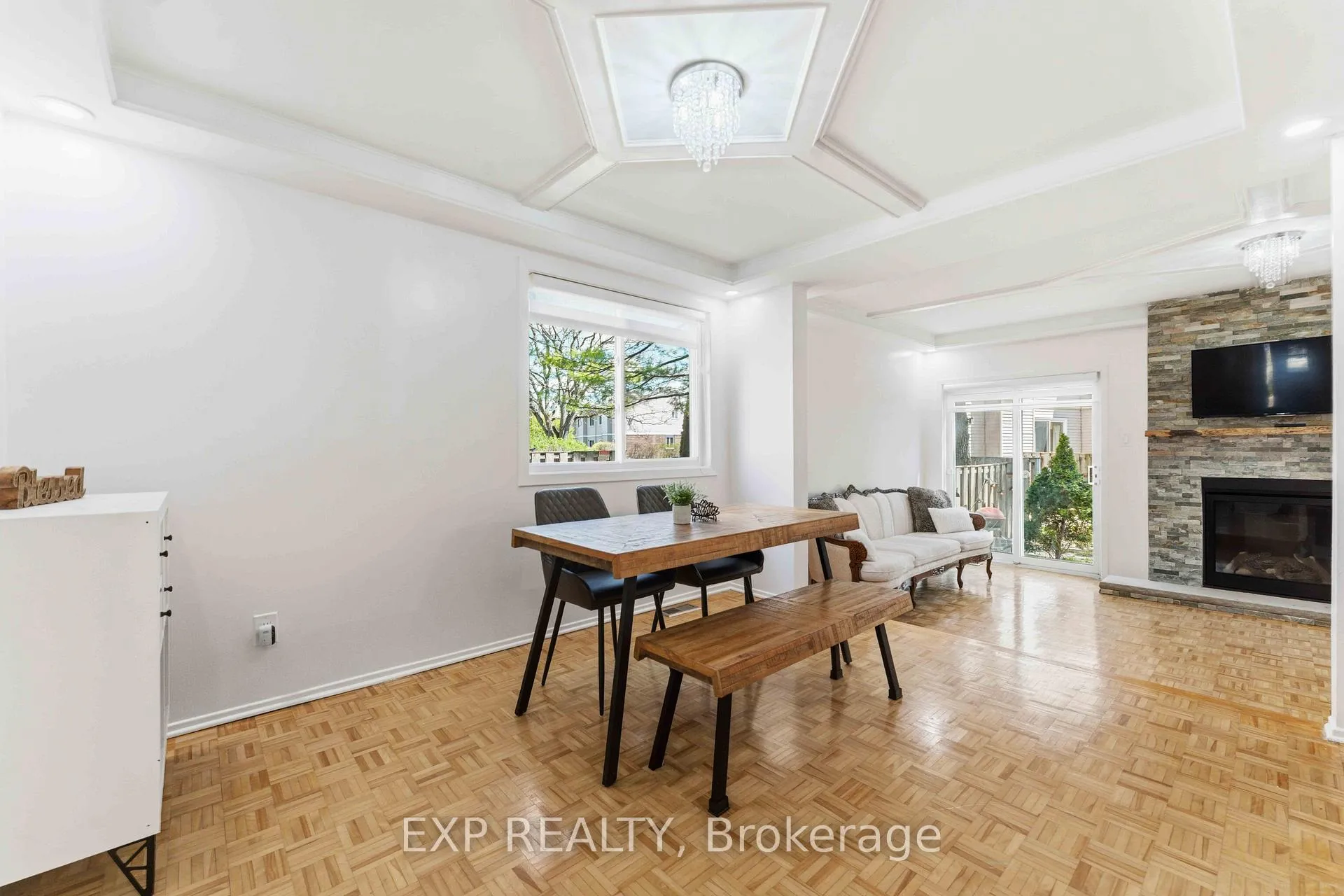 Photo 9 of Unit D, 146 Valley Stream Drive, Ottawa, Leslie Park — HOMEH