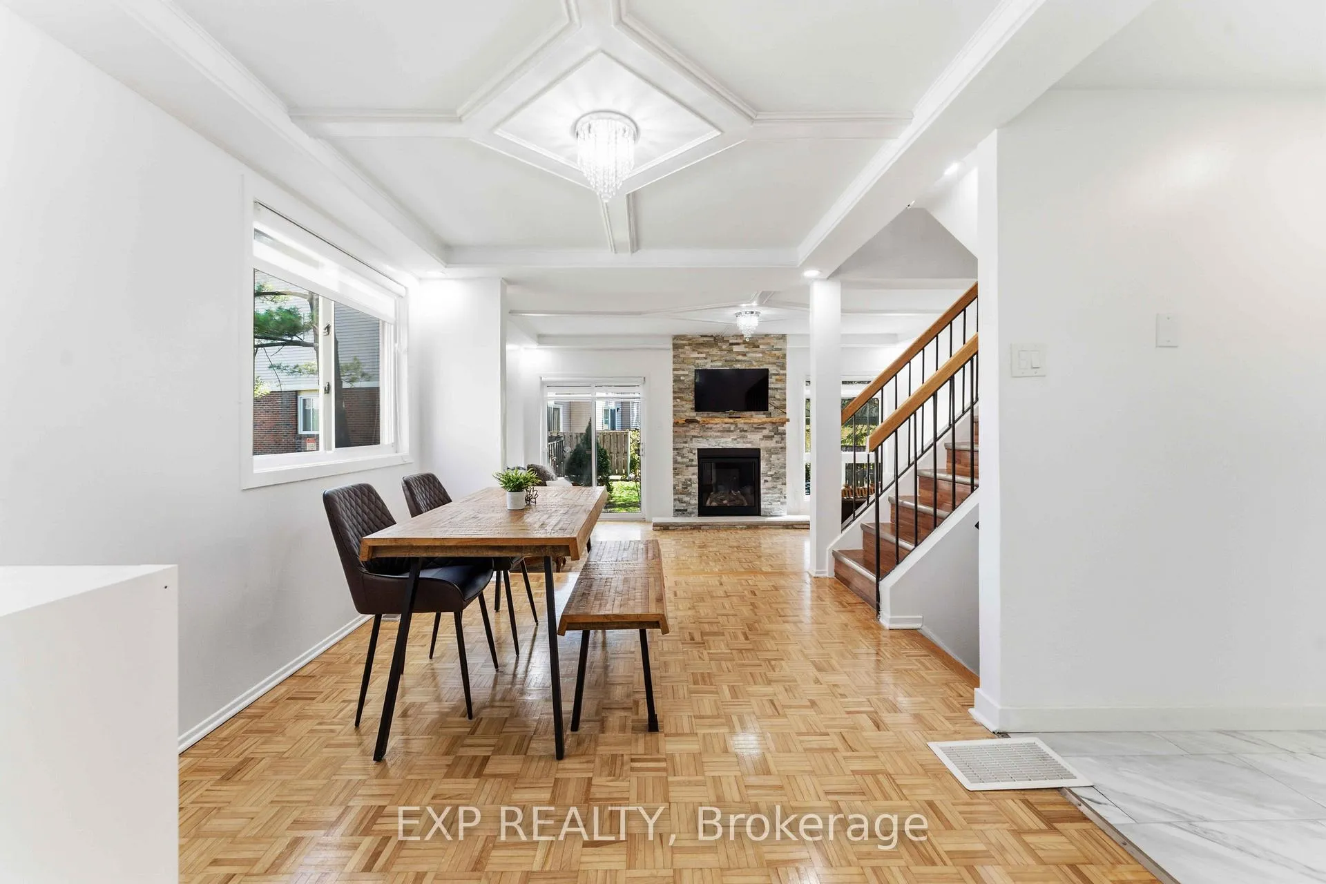 Photo 10 of Unit D, 146 Valley Stream Drive, Ottawa, Leslie Park — HOMEH