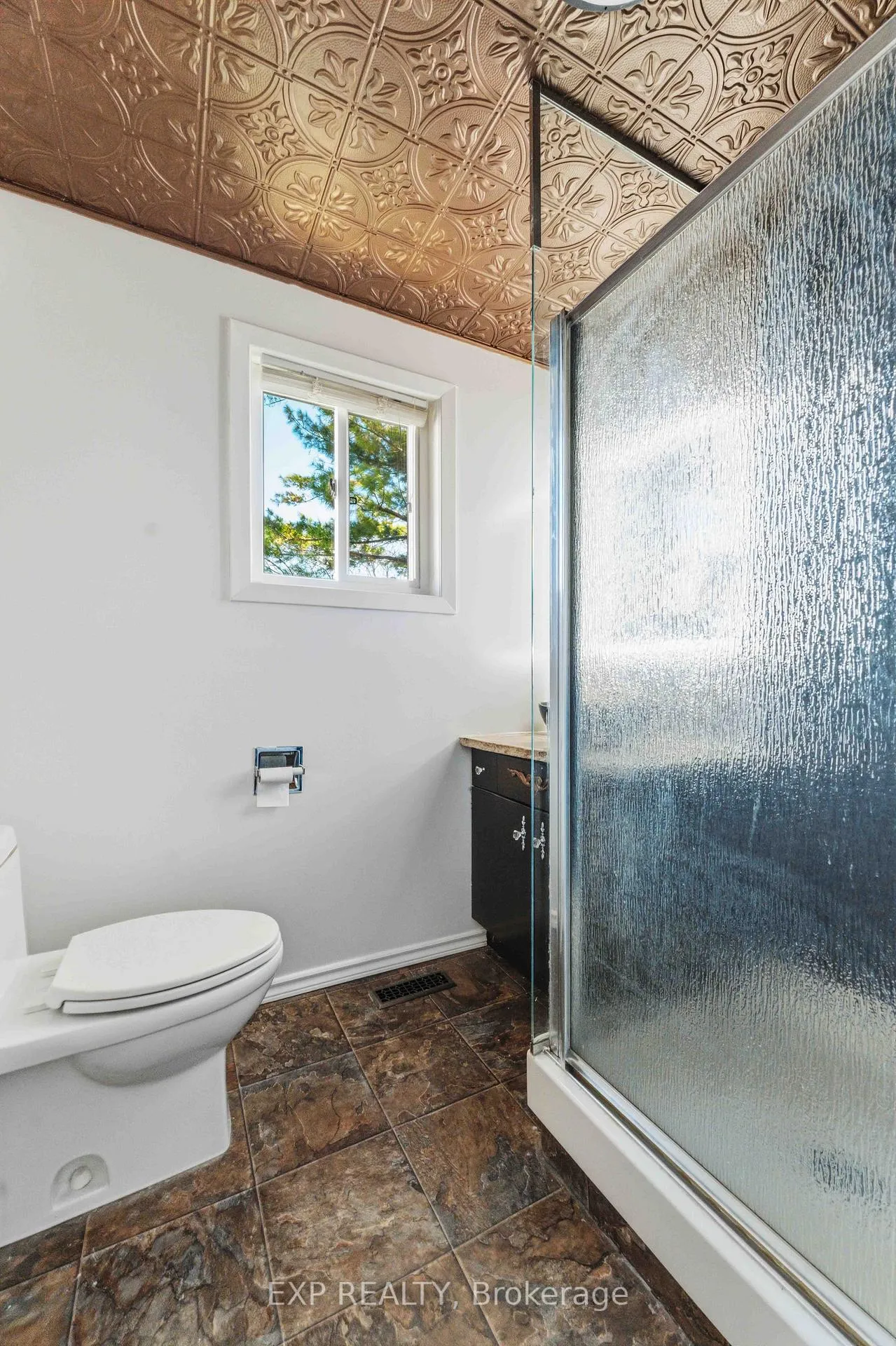 Photo 22 of Unit D, 146 Valley Stream Drive, Ottawa, Leslie Park — HOMEH