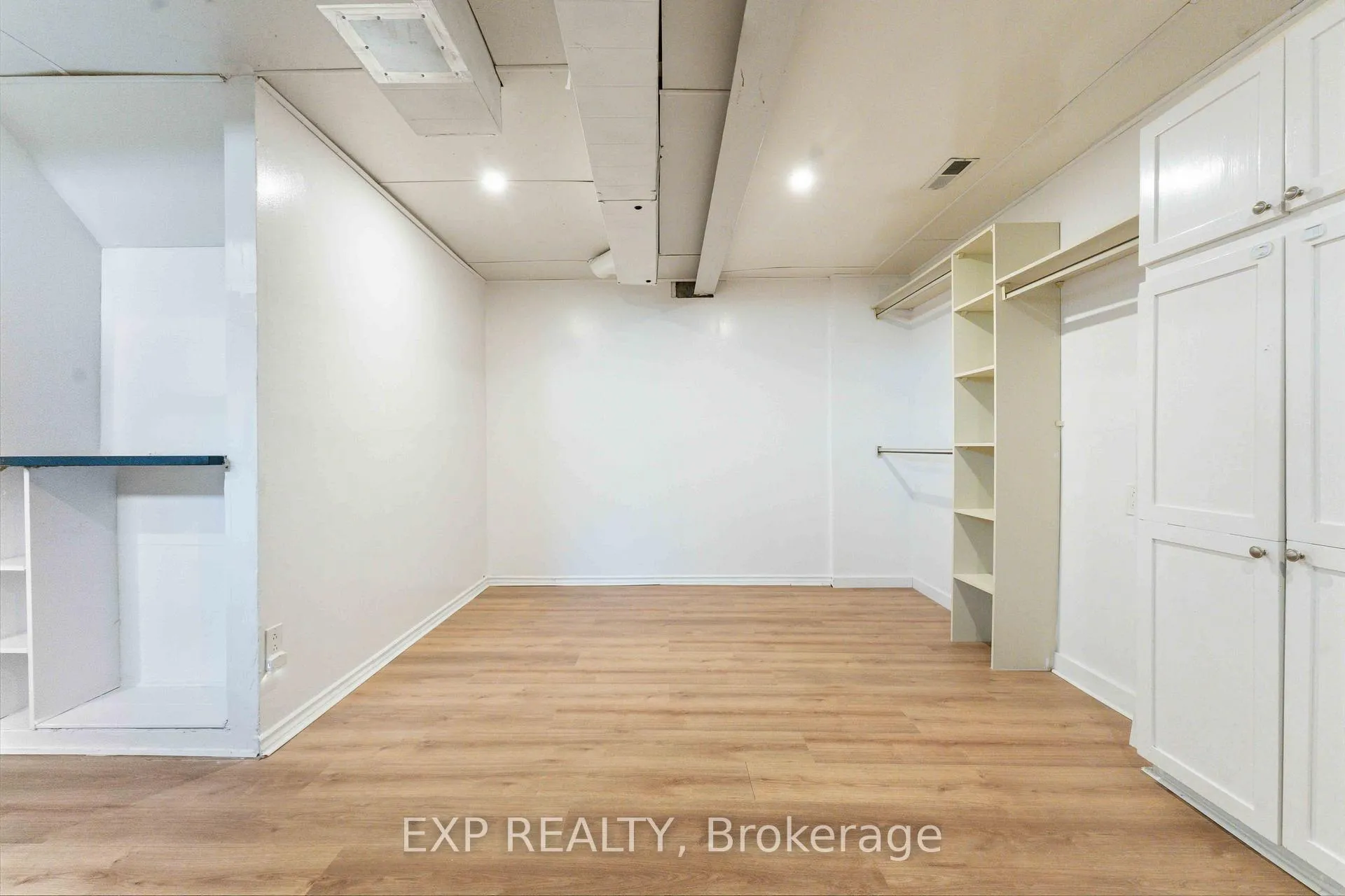 Photo 35 of Unit D, 146 Valley Stream Drive, Ottawa, Leslie Park — HOMEH