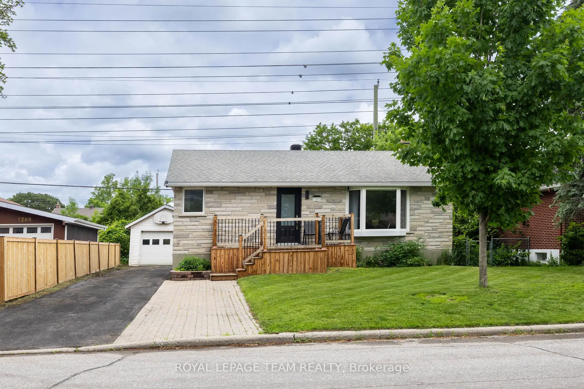 Photo 1 of 1293 Woodside Drive, Ottawa, Copeland Park — HOMEH