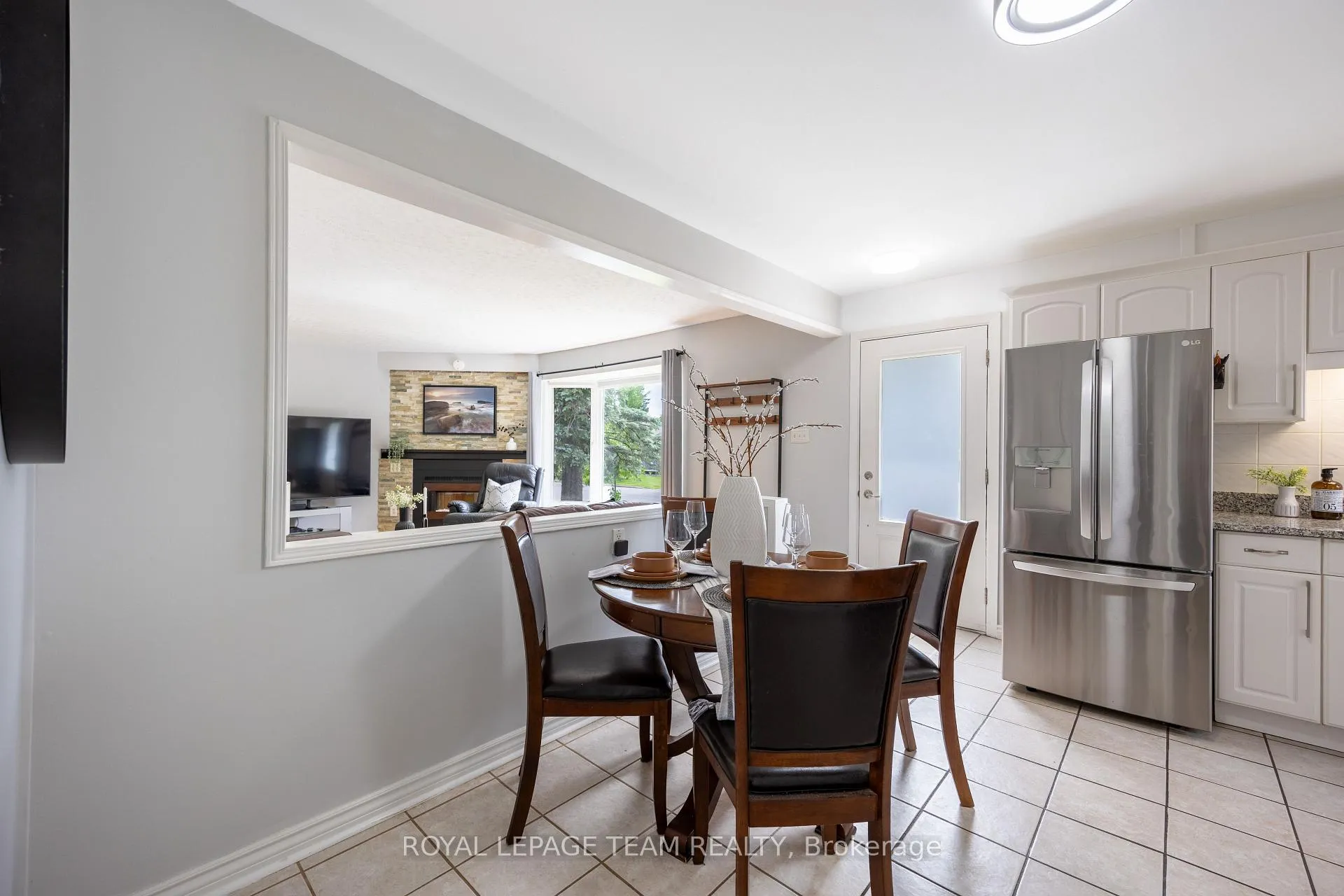Photo 6 of 1293 Woodside Drive, Ottawa, Copeland Park — HOMEH