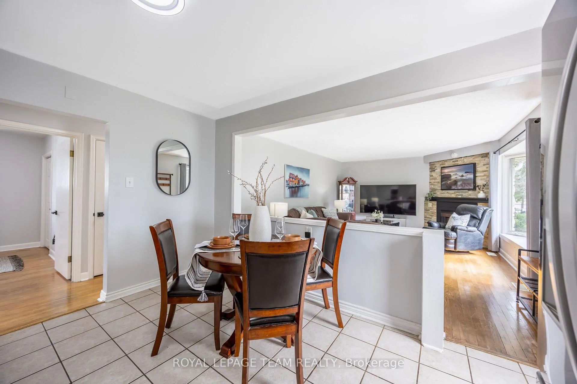 Photo 11 of 1293 Woodside Drive, Ottawa, Copeland Park — HOMEH