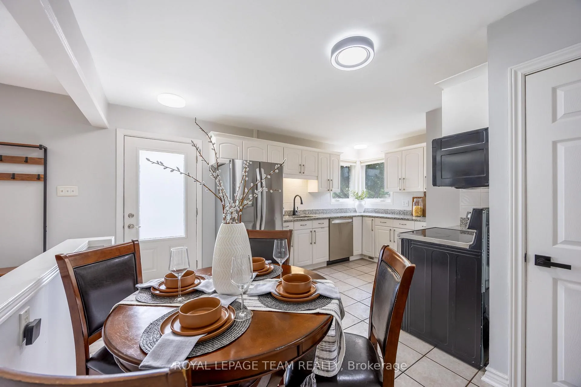 Photo 12 of 1293 Woodside Drive, Ottawa, Copeland Park — HOMEH