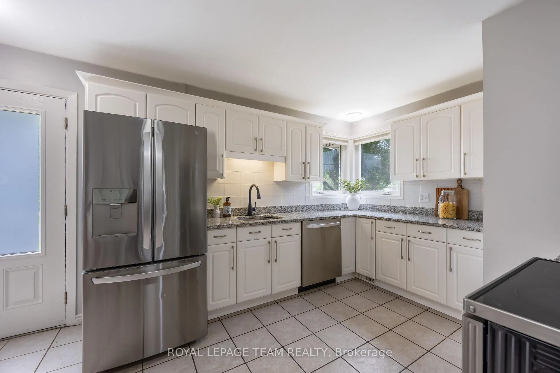Photo 13 of 1293 Woodside Drive, Ottawa, Copeland Park — HOMEH