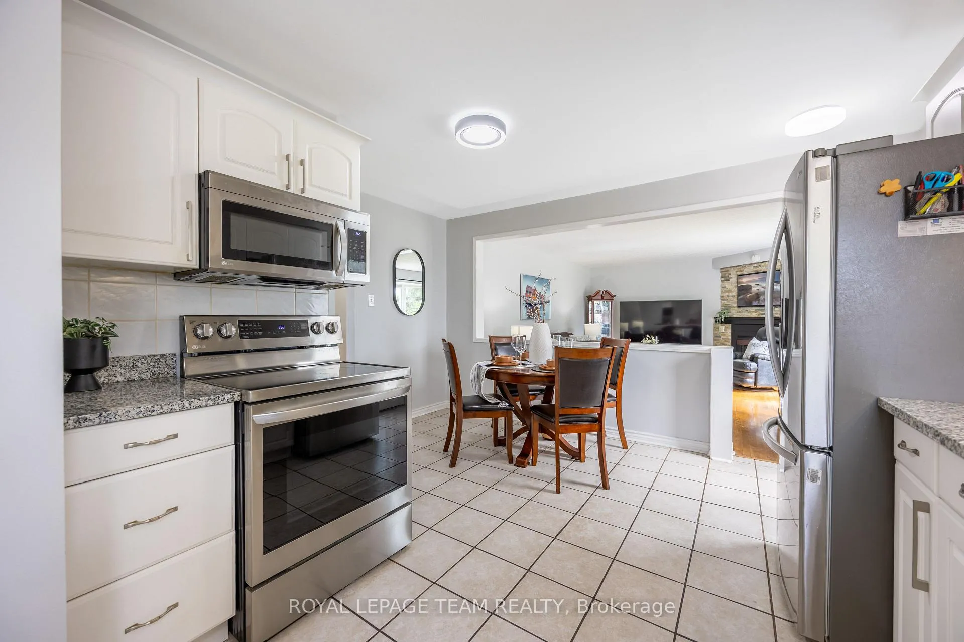 Photo 16 of 1293 Woodside Drive, Ottawa, Copeland Park — HOMEH