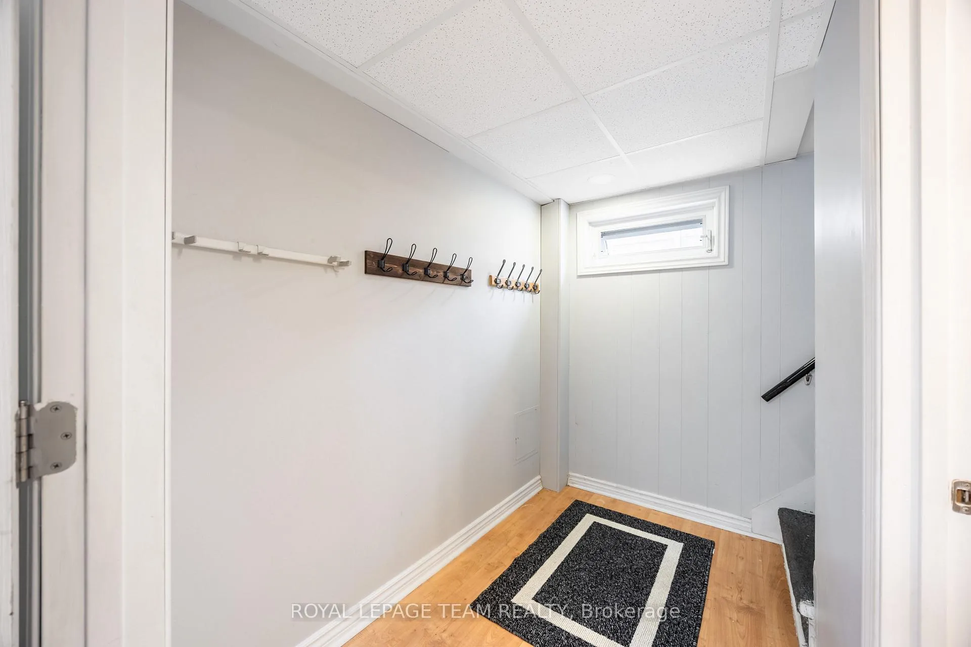Photo 25 of 1293 Woodside Drive, Ottawa, Copeland Park — HOMEH