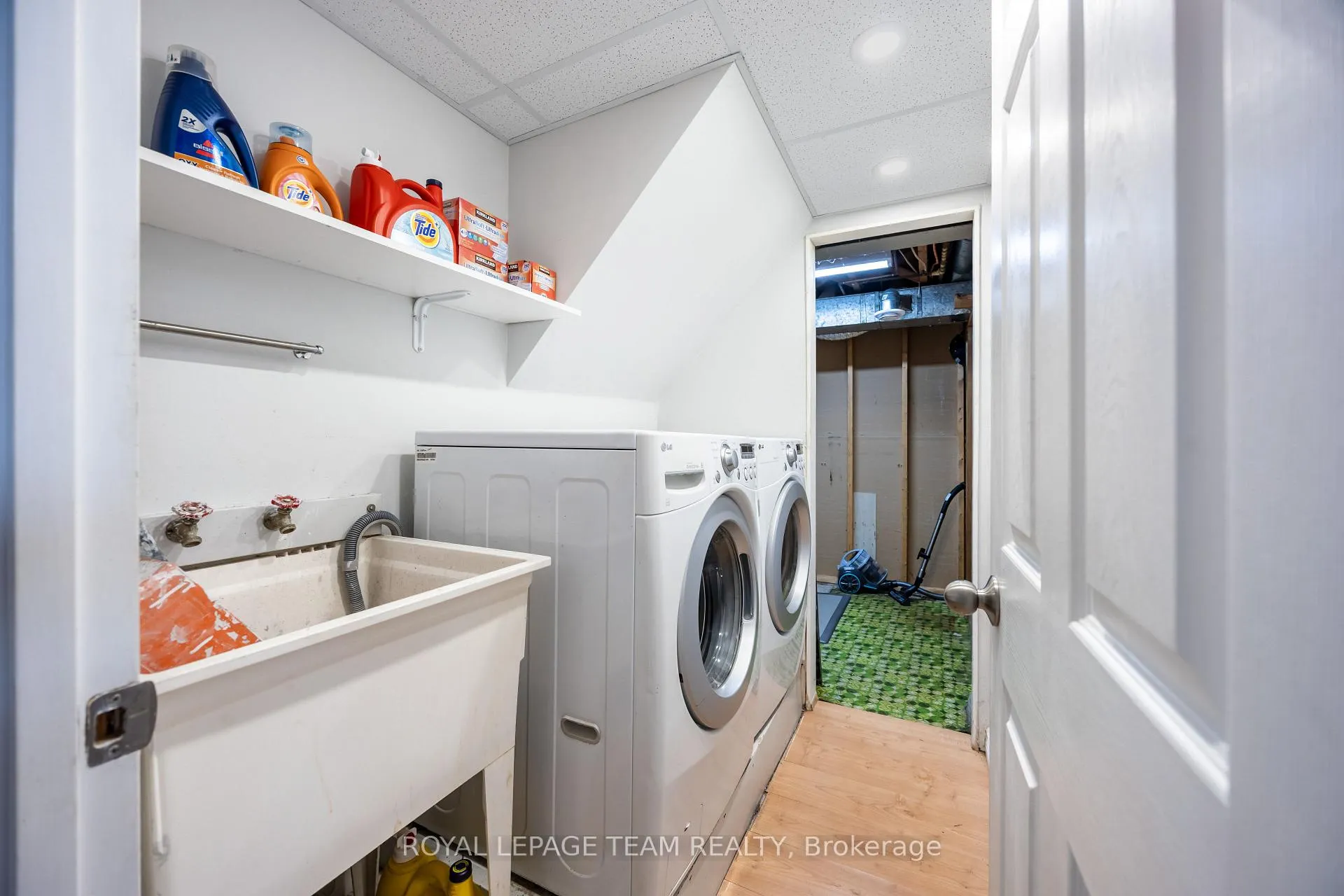 Photo 26 of 1293 Woodside Drive, Ottawa, Copeland Park — HOMEH