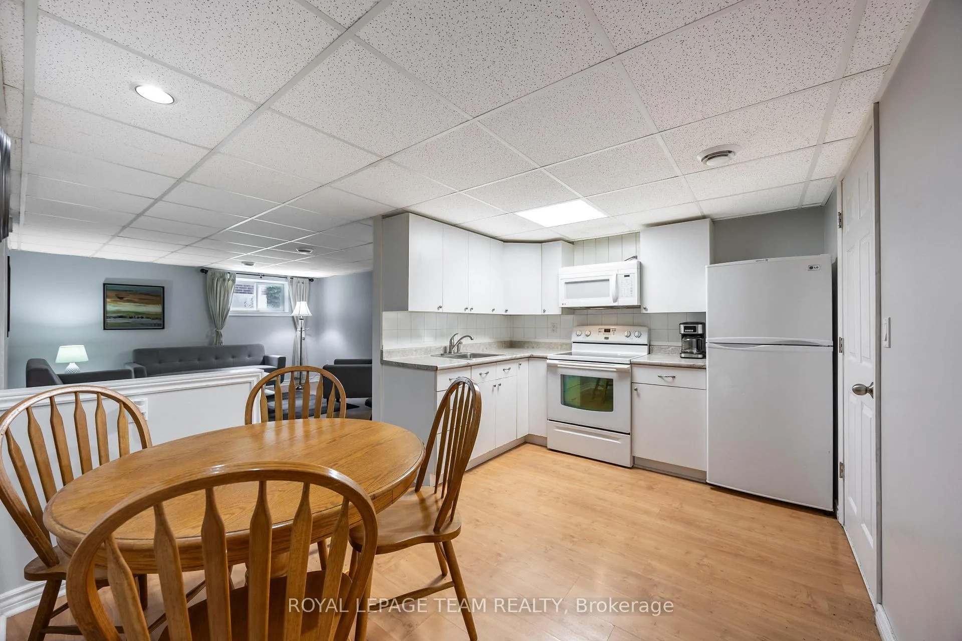 Photo 29 of 1293 Woodside Drive, Ottawa, Copeland Park — HOMEH
