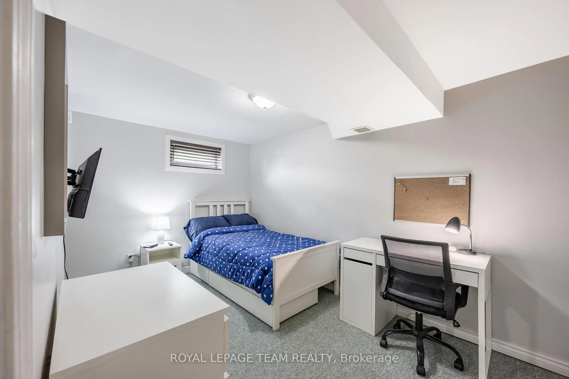 Photo 38 of 1293 Woodside Drive, Ottawa, Copeland Park — HOMEH