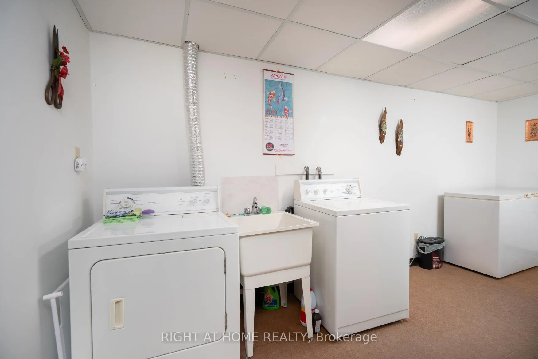 Photo 21 of 210 Seneca Avenue N, Oshawa, Samac — HOMEH