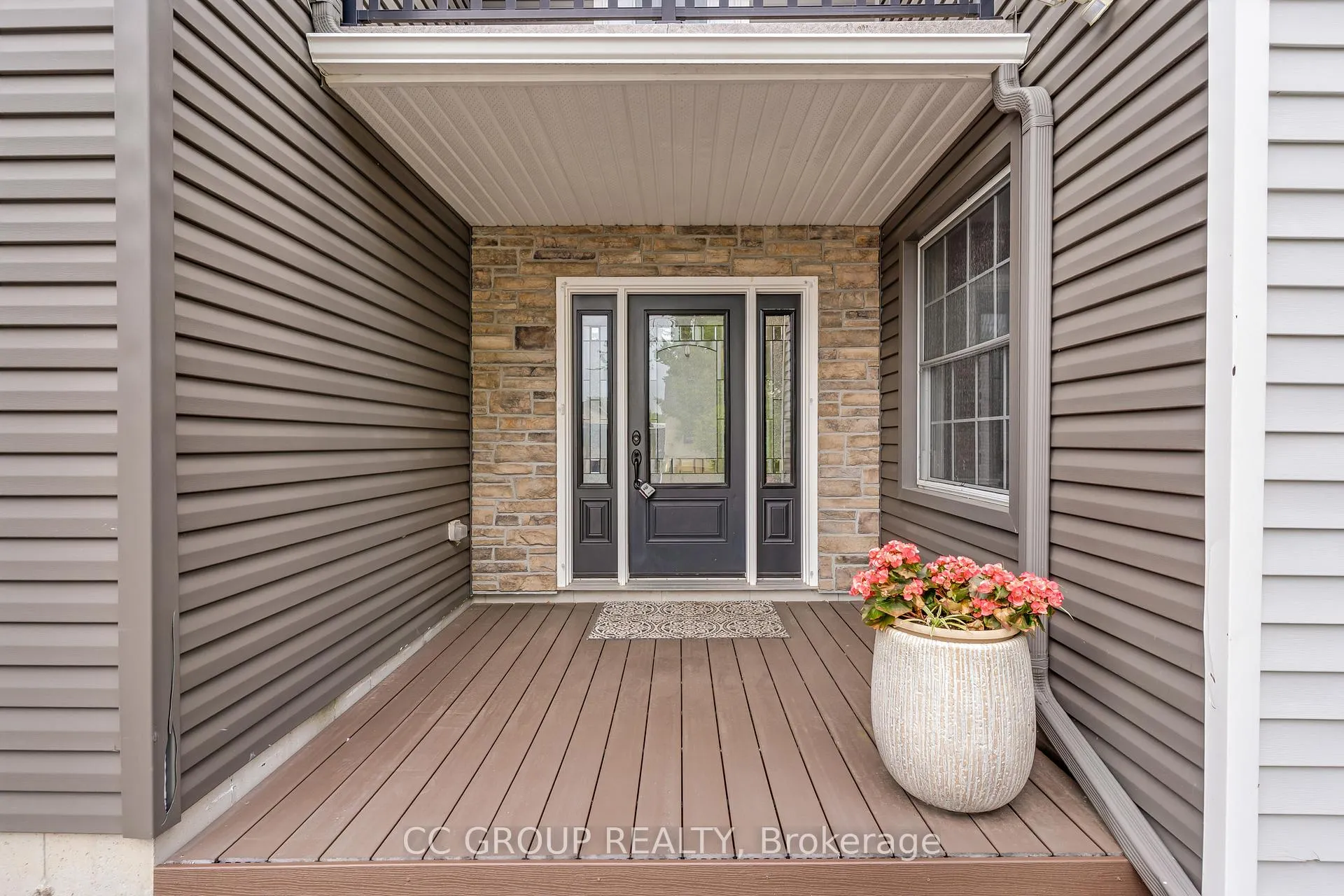 Photo 2 of 542 Huron Street, Wilmot, New Hamburg — HOMEH