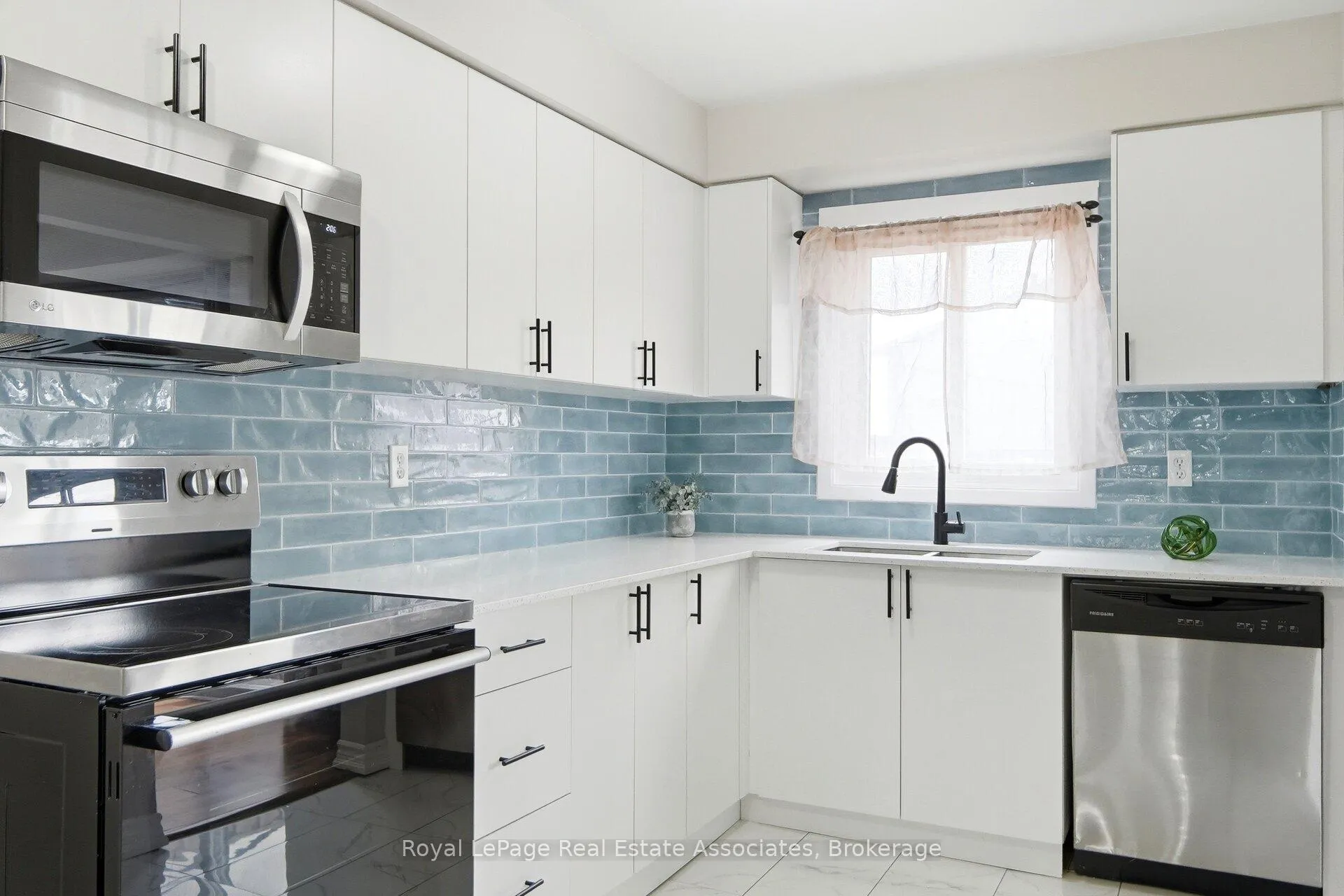 Photo 8 of Unit 86, 611 Galahad Drive, Oshawa, Eastdale — HOMEH
