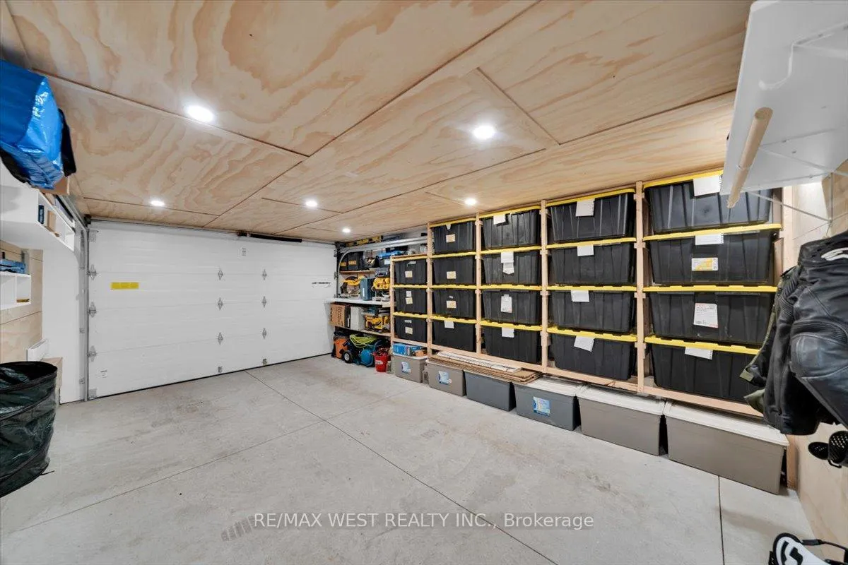 Photo 47 of 38 Smithfield Drive, Etobicoke, Stonegate-Queensway — HOMEH