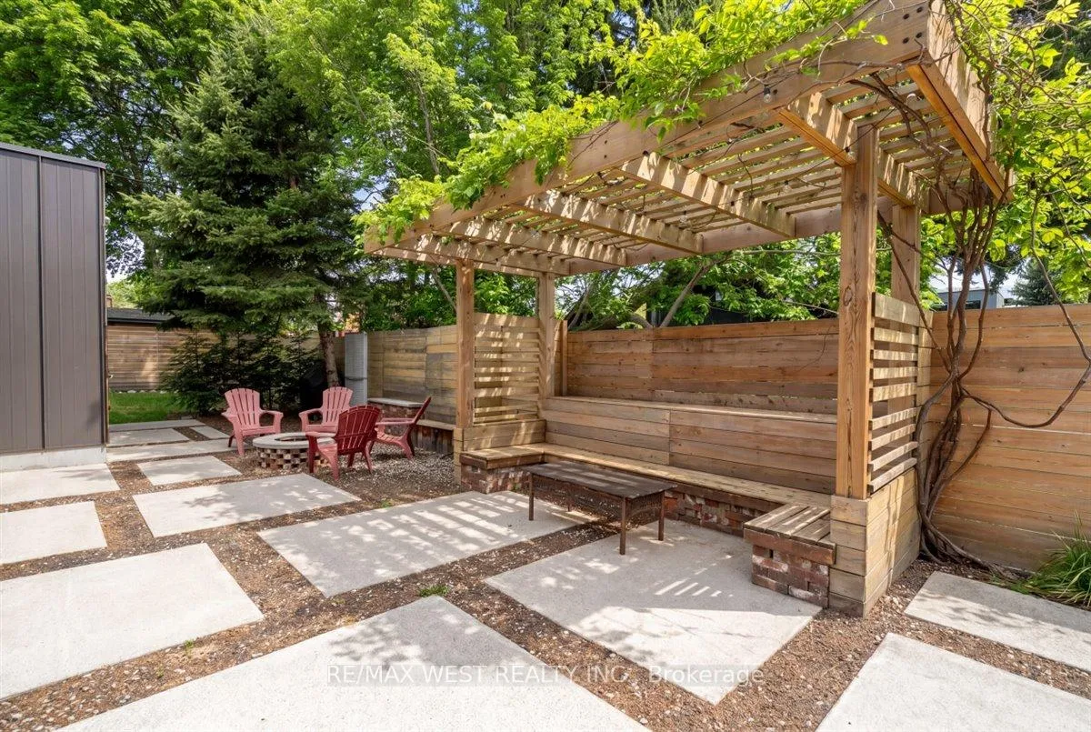 Photo 50 of 38 Smithfield Drive, Etobicoke, Stonegate-Queensway — HOMEH