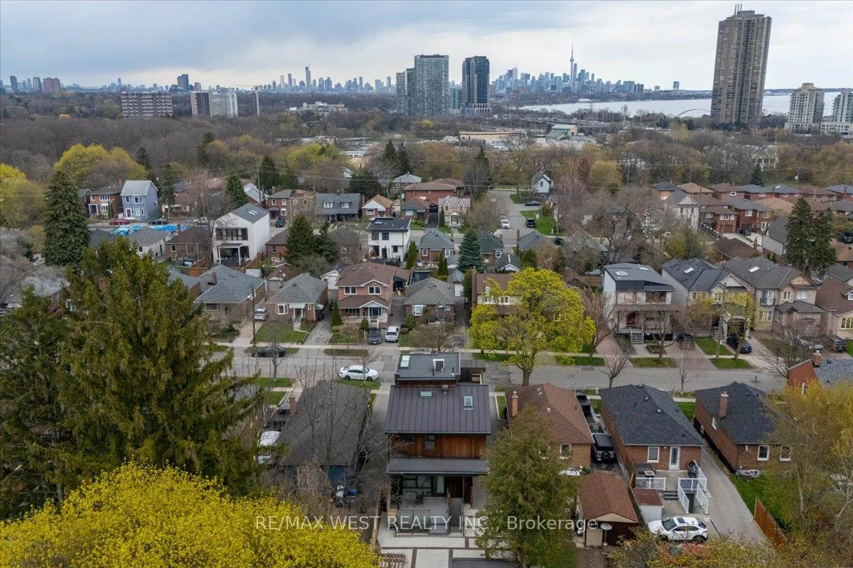 Photo 53 of 38 Smithfield Drive, Etobicoke, Stonegate-Queensway — HOMEH