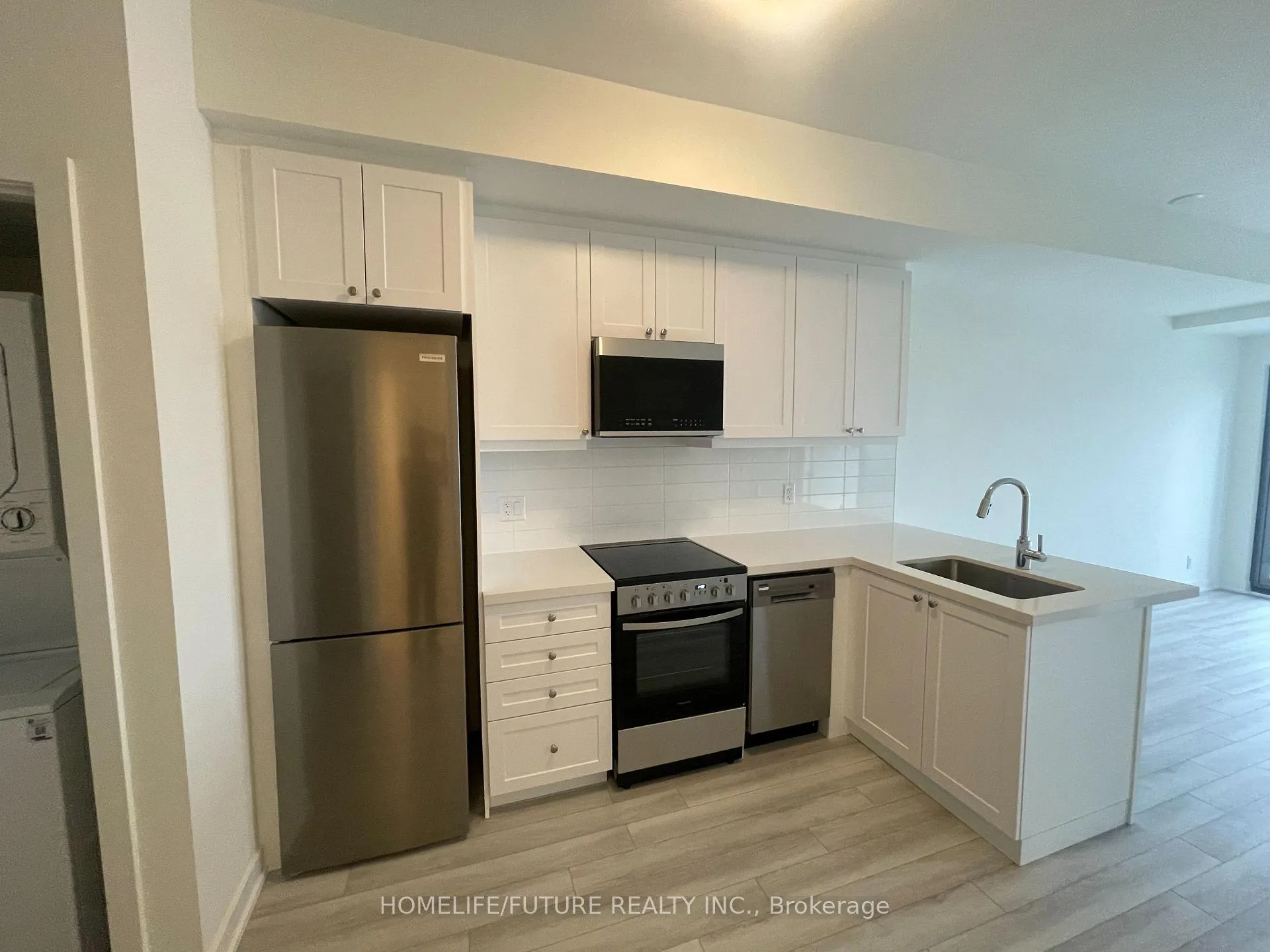 Photo 3 of Unit 808, 51 Clarington Boulevard, Clarington, Bowmanville — HOMEH