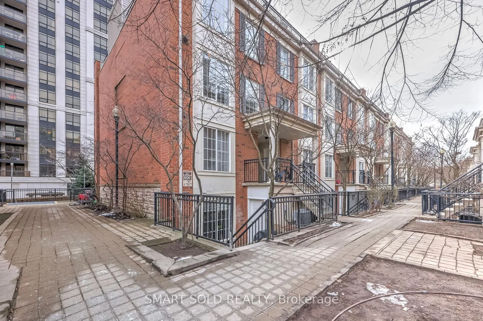 Photo 2 of Unit 679, 3 Everson Drive, North York, Willowdale East — HOMEH